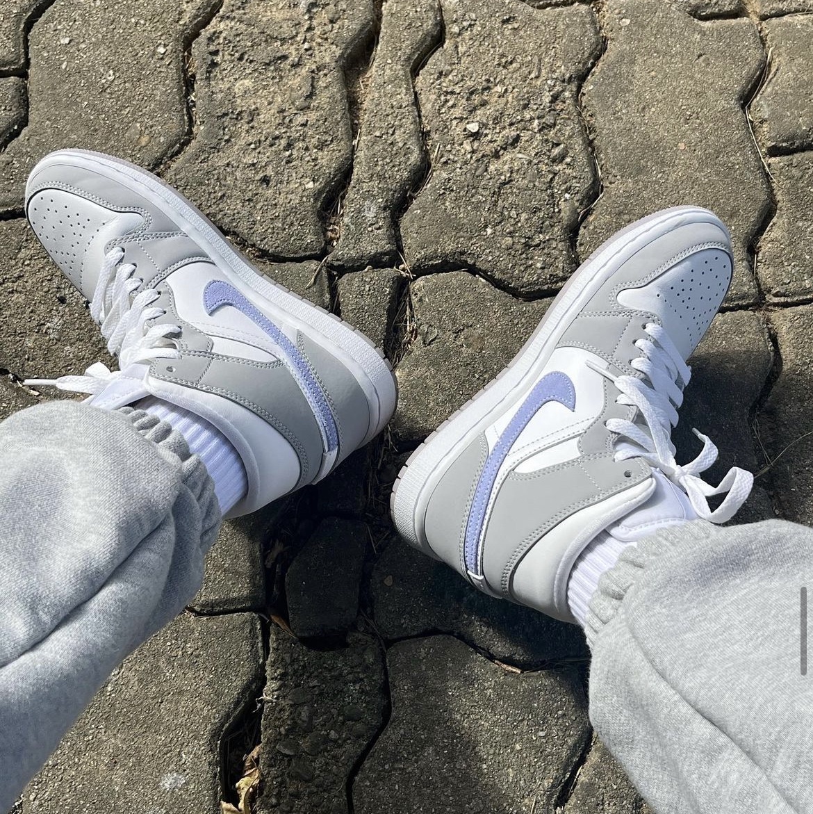 (W) Jordan 1 Mid Wolf Grey 착용 스타일