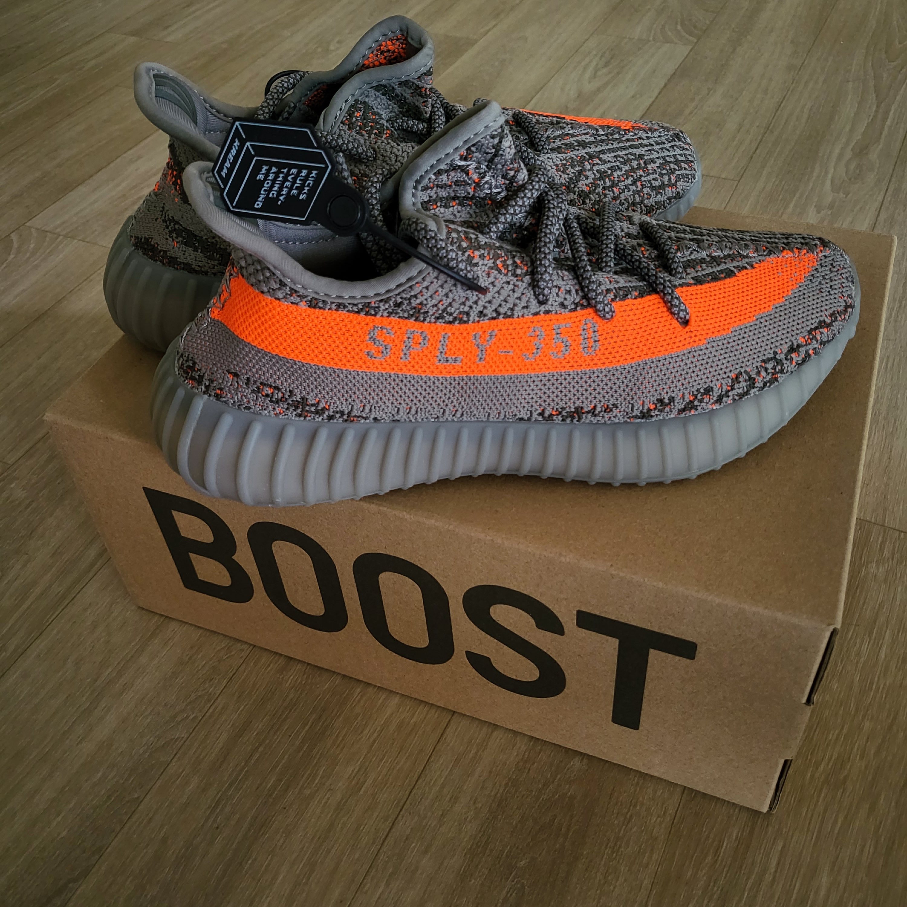 Adidas Yeezy Boost 350 V2 Beluga - Reflective 착용 스타일