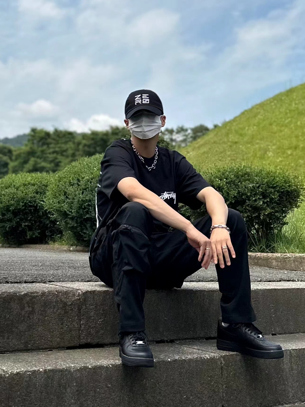 Nike x Supreme Air Force 1 Low Black, Stussy Shattered T-Shirt Black 착용 스타일 - 5