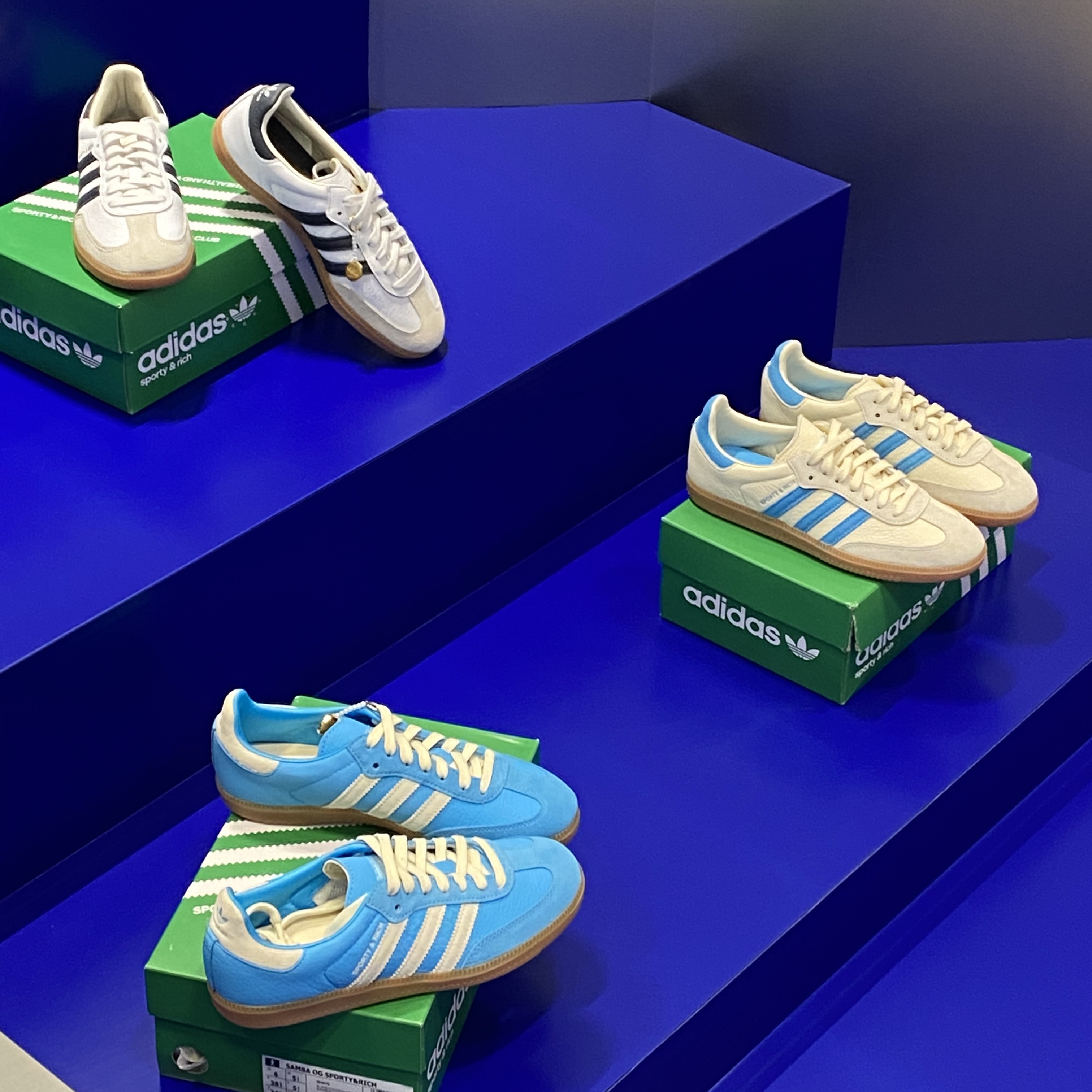 Adidas x Sporty & Rich Samba Cream Blue, Adidas x Sporty & Rich Samba Blue Rush Cream White 착용 스타일