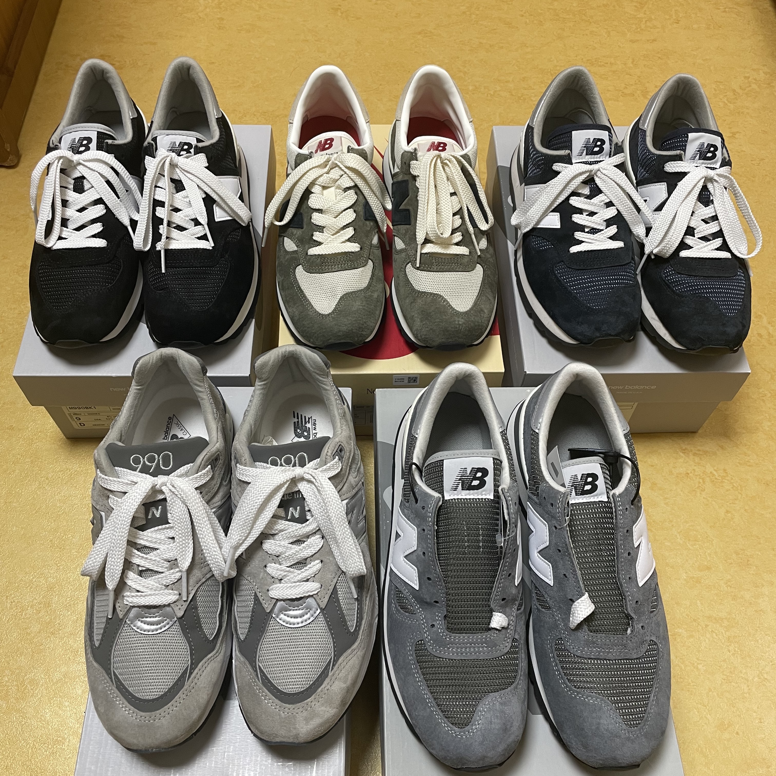 New Balance 990v1 Made in USA Olive, New Balance 990v2 Made in USA Grey 착용 스타일