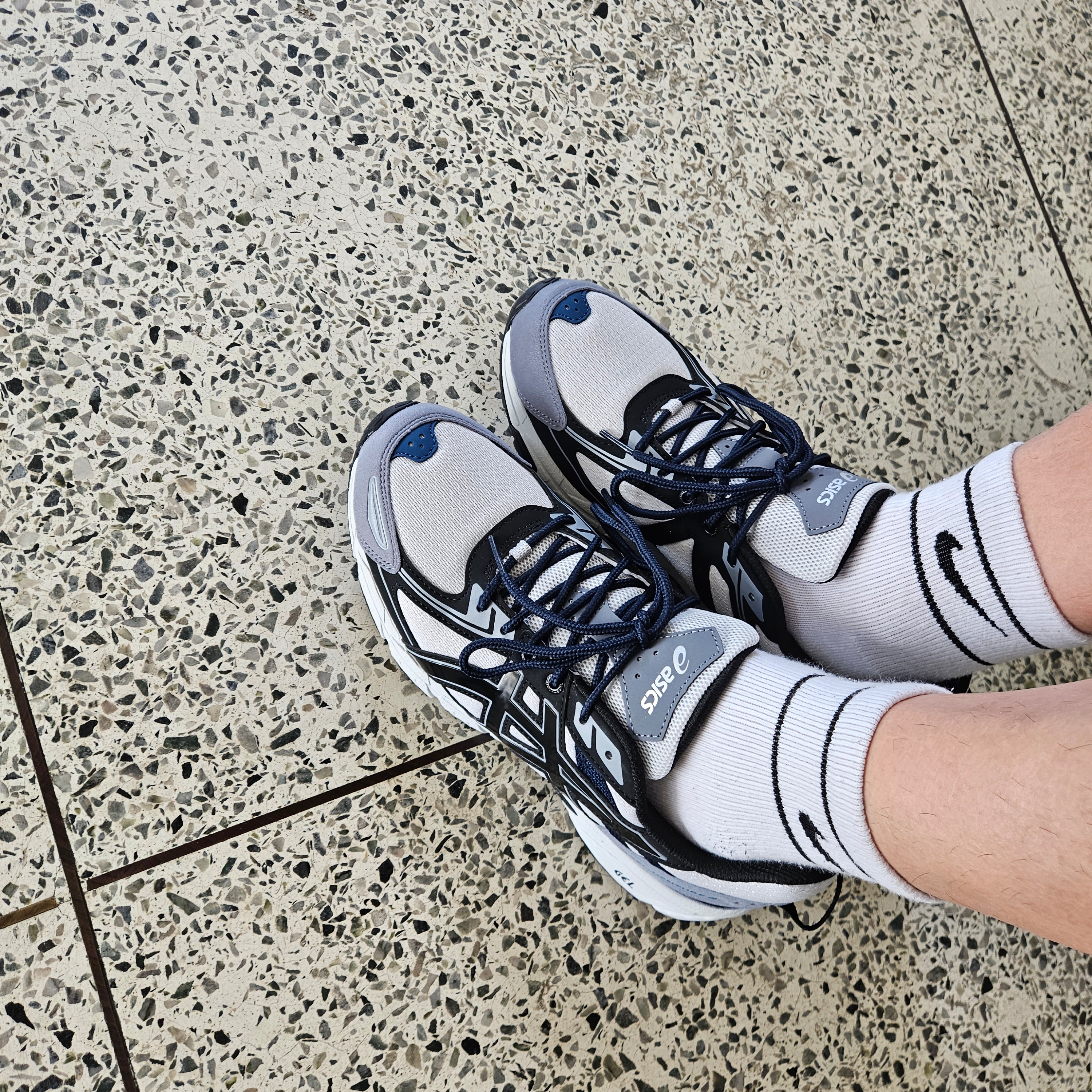 Asics Gel-Venture 6 SPS Glacier Grey 착용 스타일