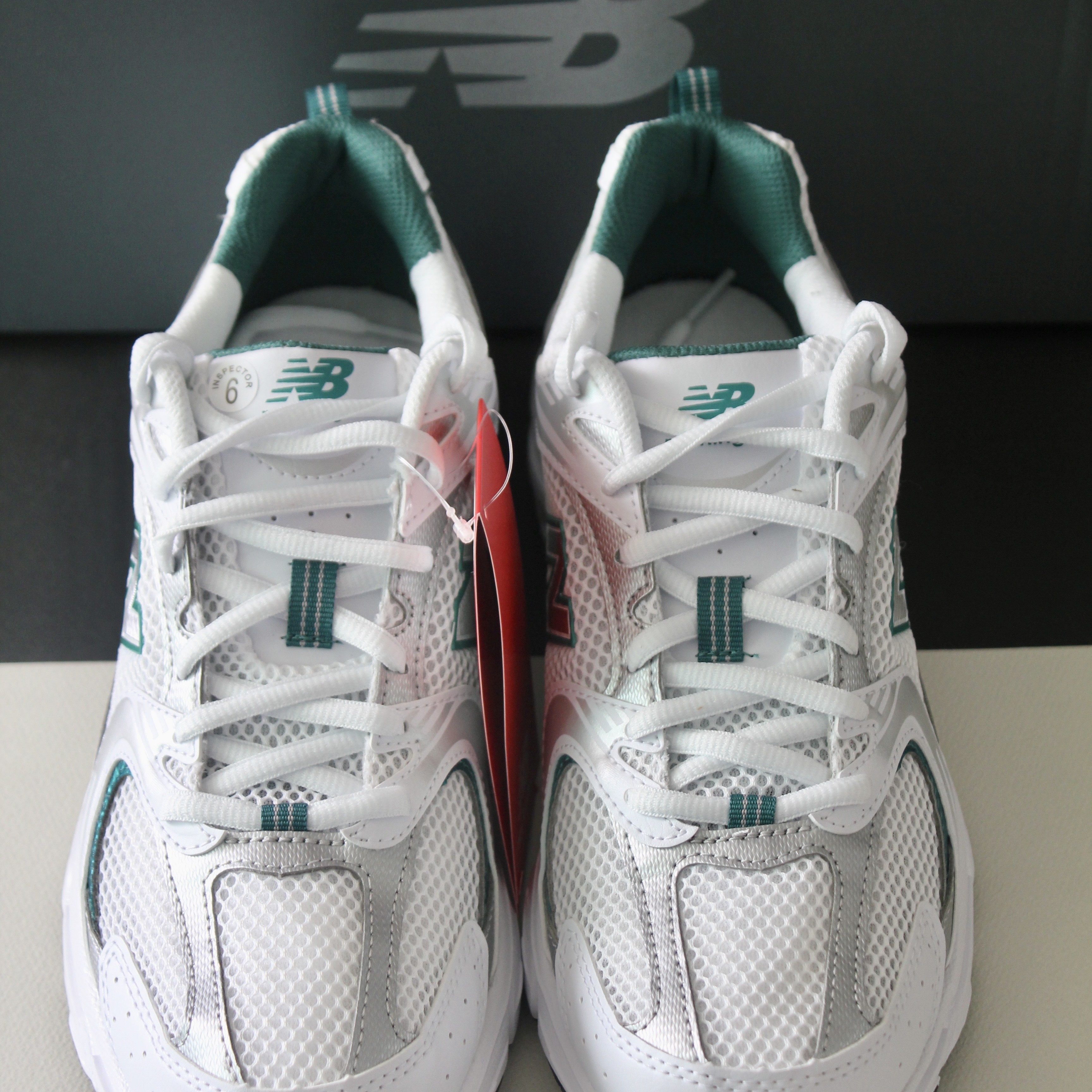 New Balance 530 White Mint 착용 스타일 - 1