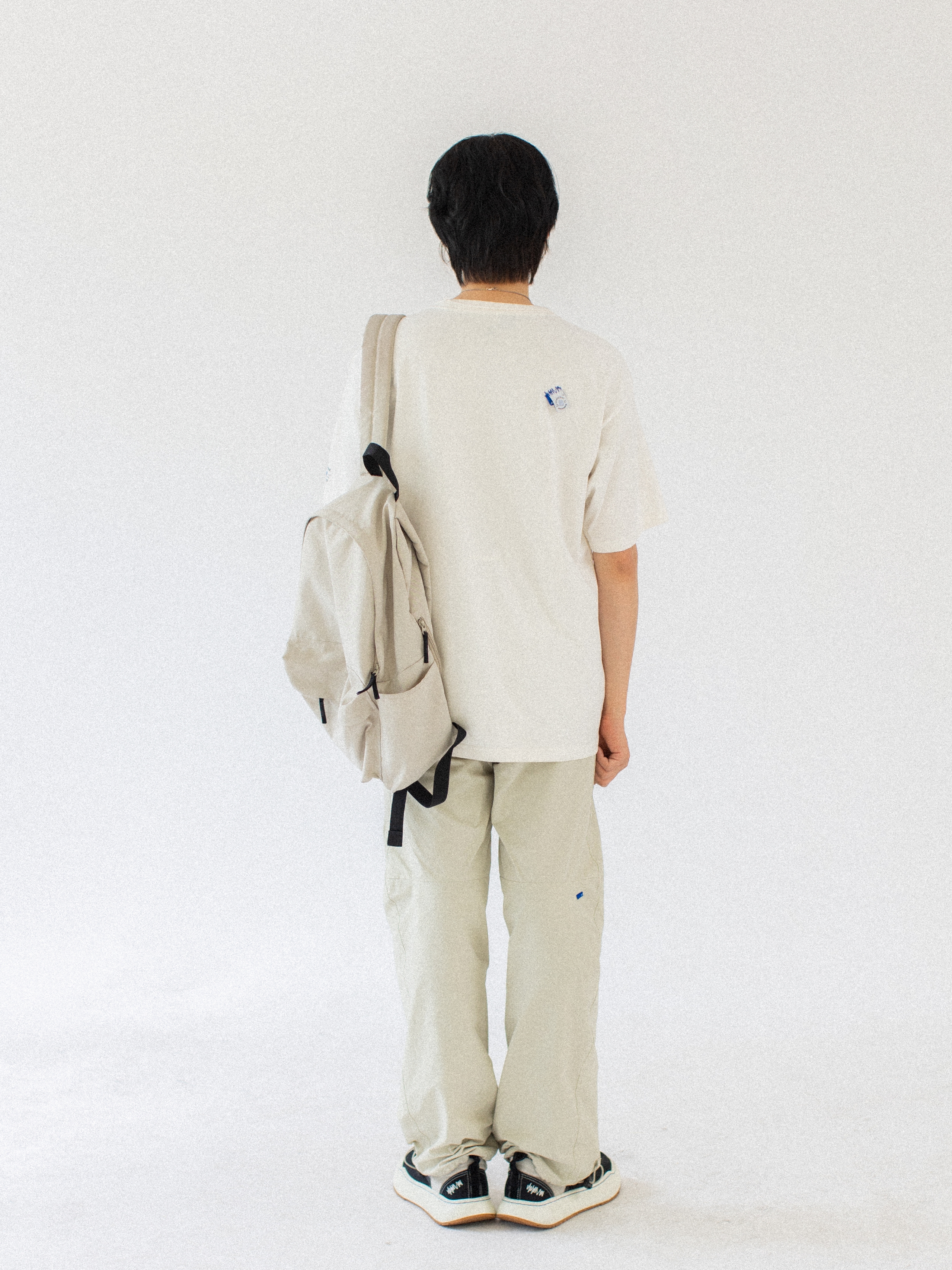 Converse x Ader Error Shapes T-Shirt Cloud Dancer, Ader Error Log; Lad Noir 착용 스타일 - 2