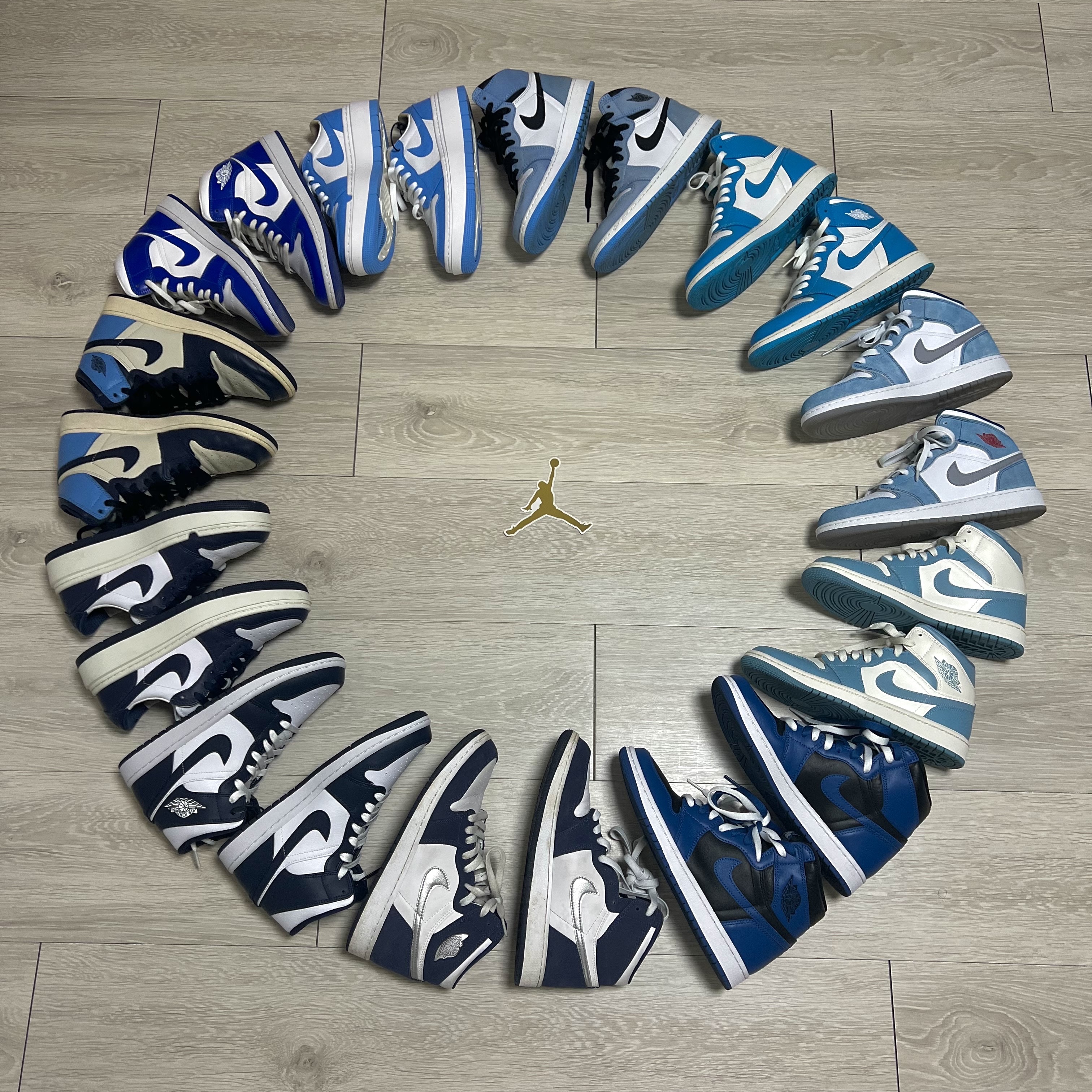 Jordan 1 Retro UNC, (W) Jordan 1 Mid Sail and Worn Blue 착용 스타일