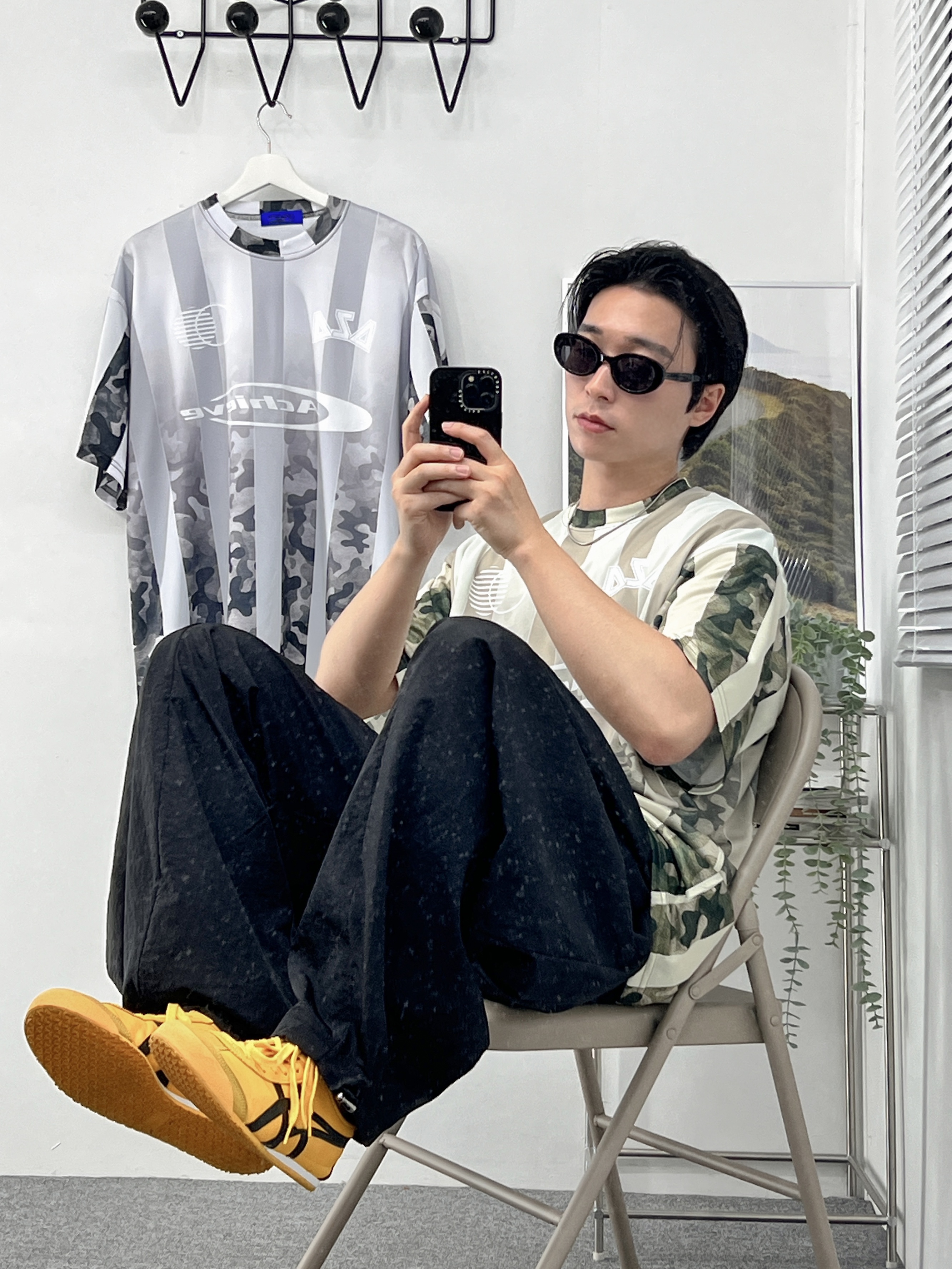 Onitsuka Tiger Mexico 66 Yellow Black 착용 스타일 - 2
