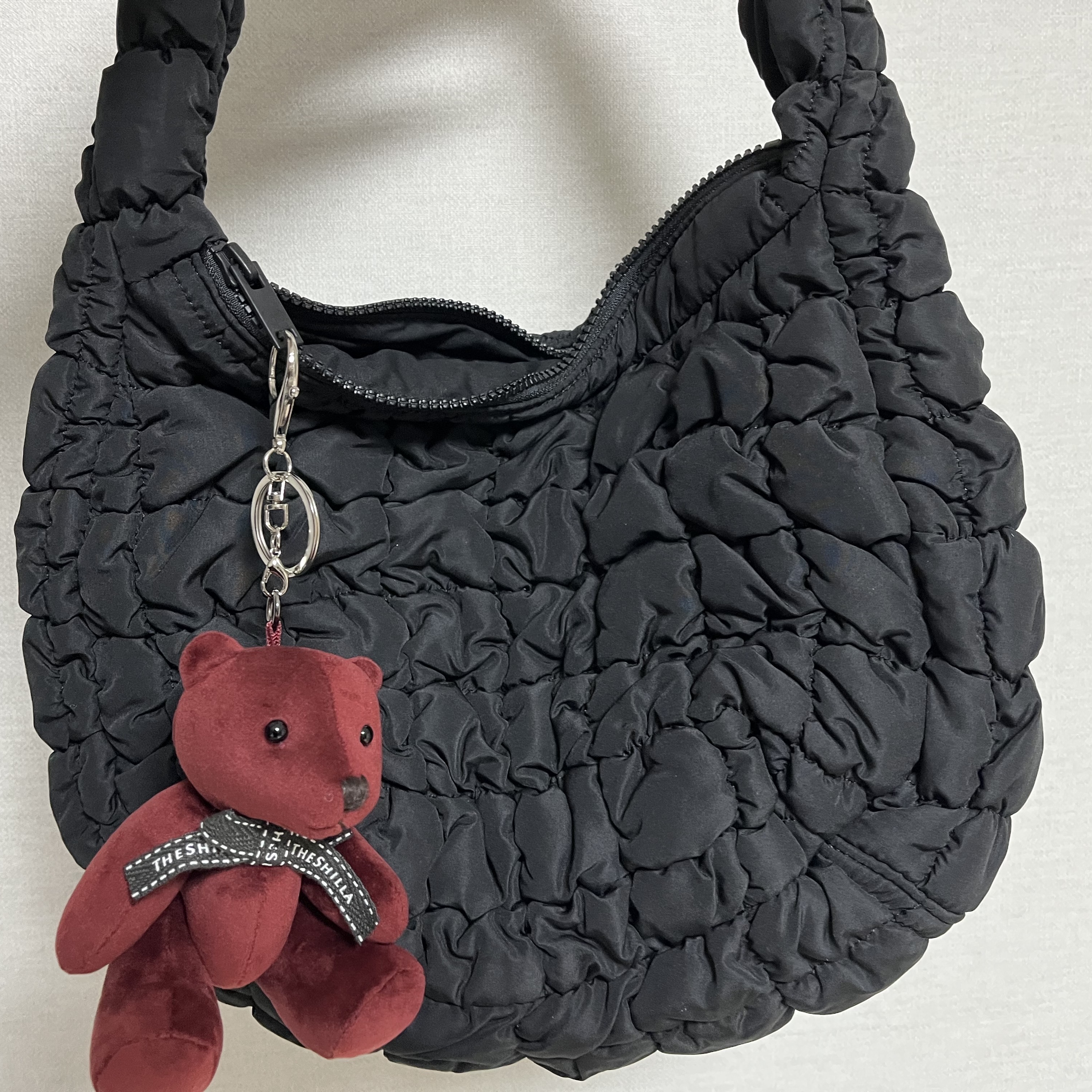 COS Quilted Mini Bag Black 착용 스타일