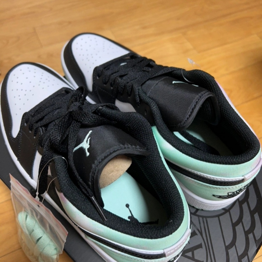 Jordan 1 Low SE White Black Tie-Dye 착용 스타일 - 4