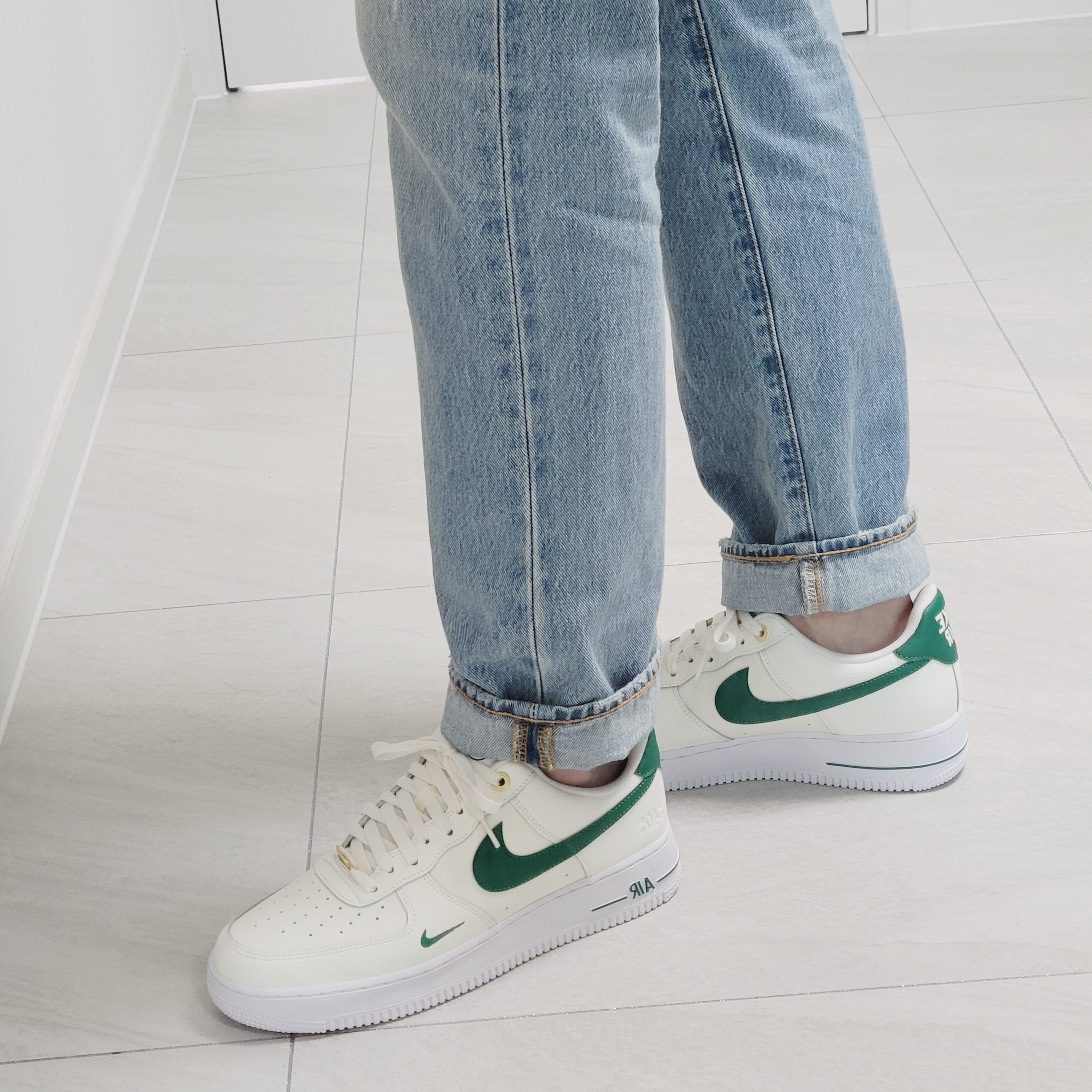 Nike Air Force 1 '07 LV8 40th Anniversary Join Forces Sail Malachite 착용 스타일 - 3