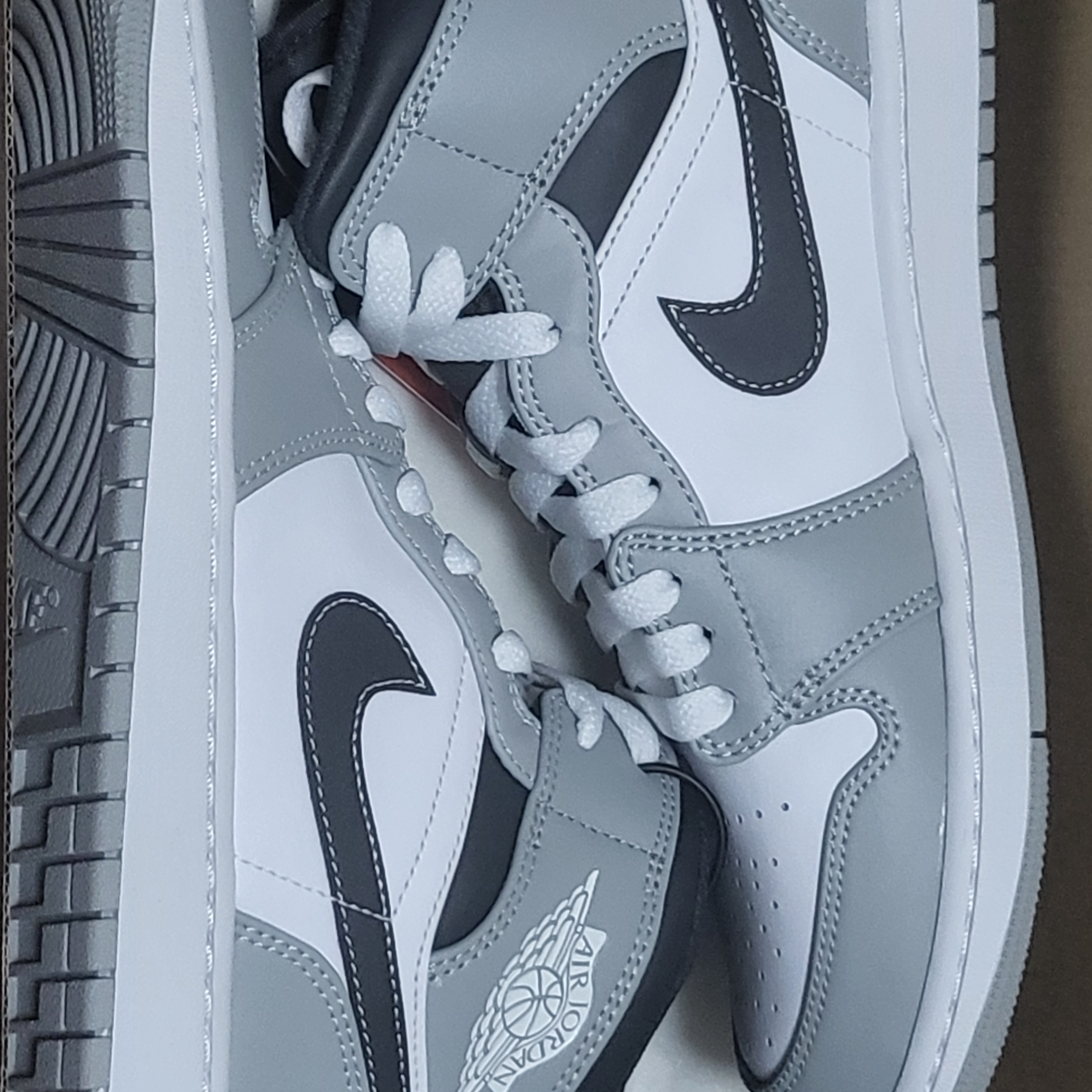 Jordan 1 Mid Light Smoke Grey Anthracite 착용 스타일