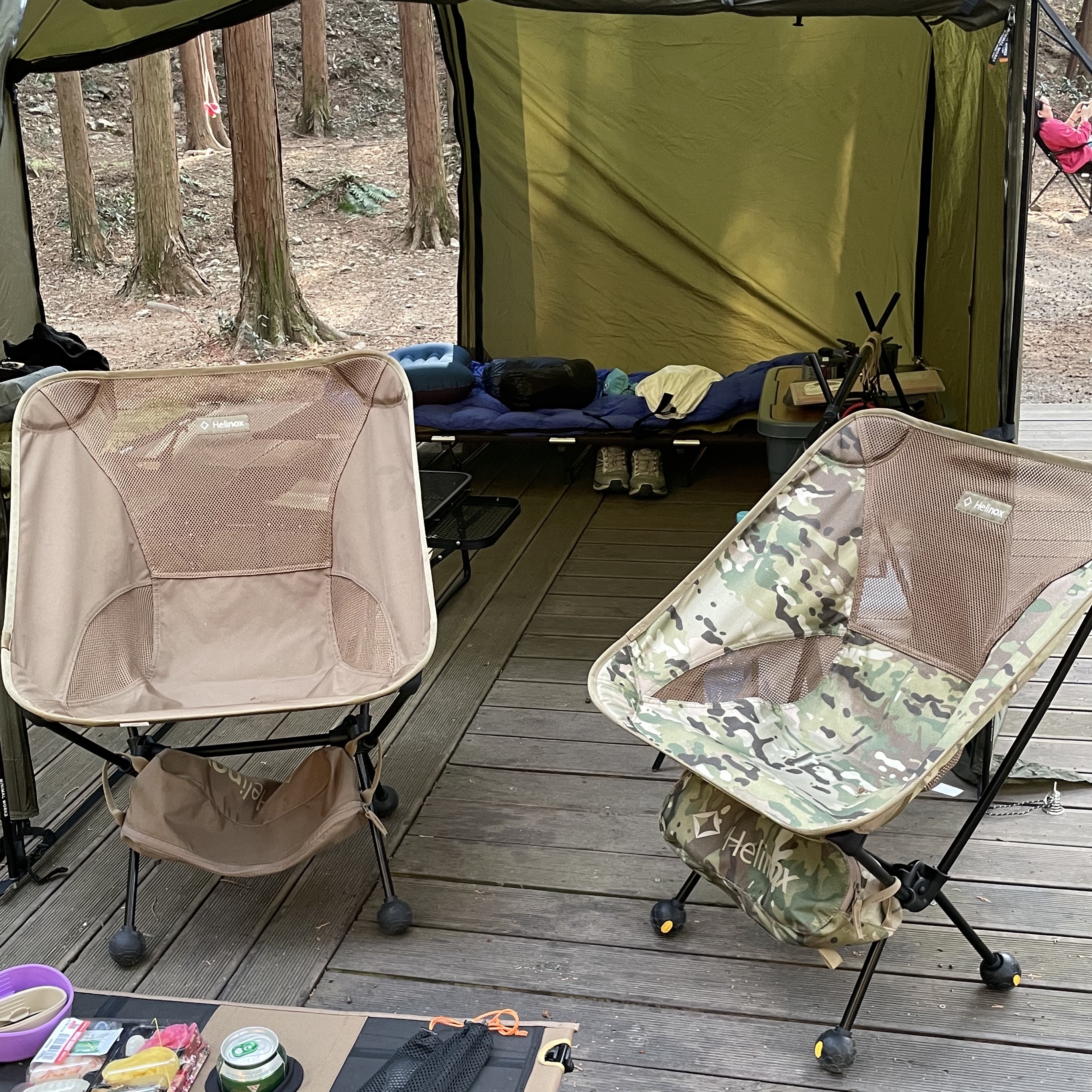 Helinox Chair One Multicam, Helinox Chair One L Coyote Tan 착용 스타일