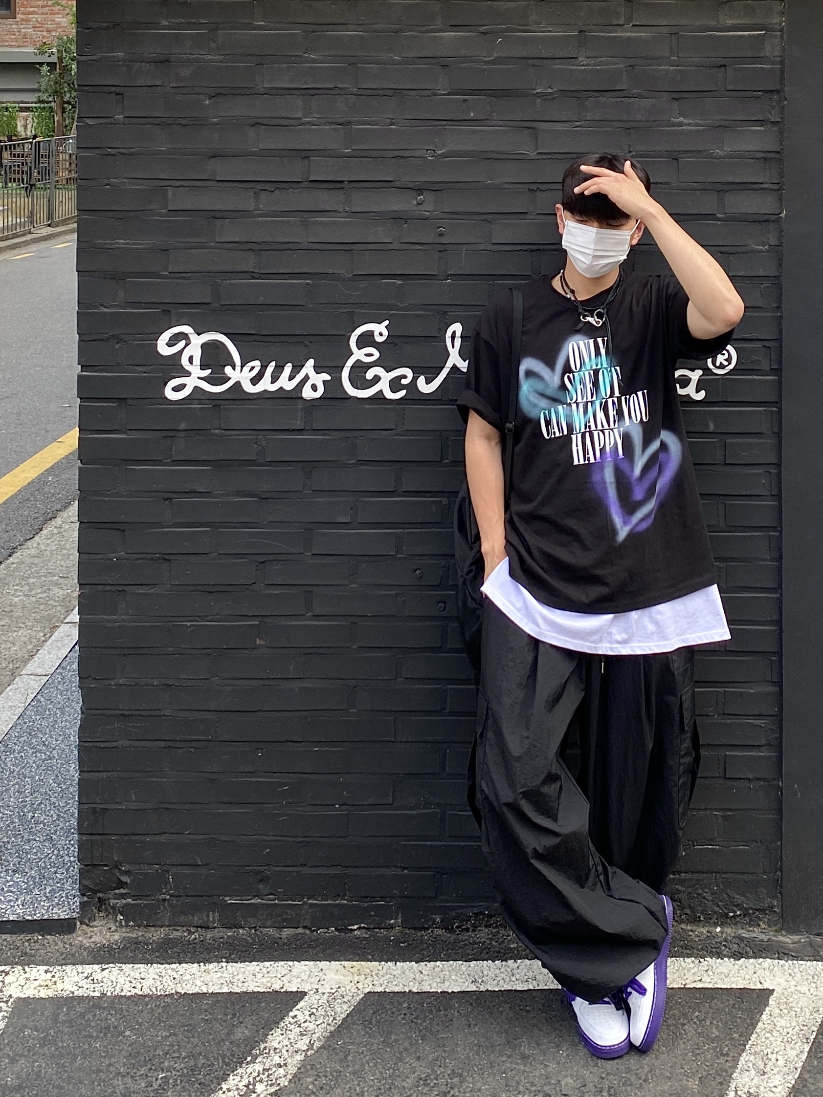 Our Legacy Ladon Leather Keychain Black, Nike Air Force 1 '07 LV8 EMB White and Court Purple 착용 스타일 - 4