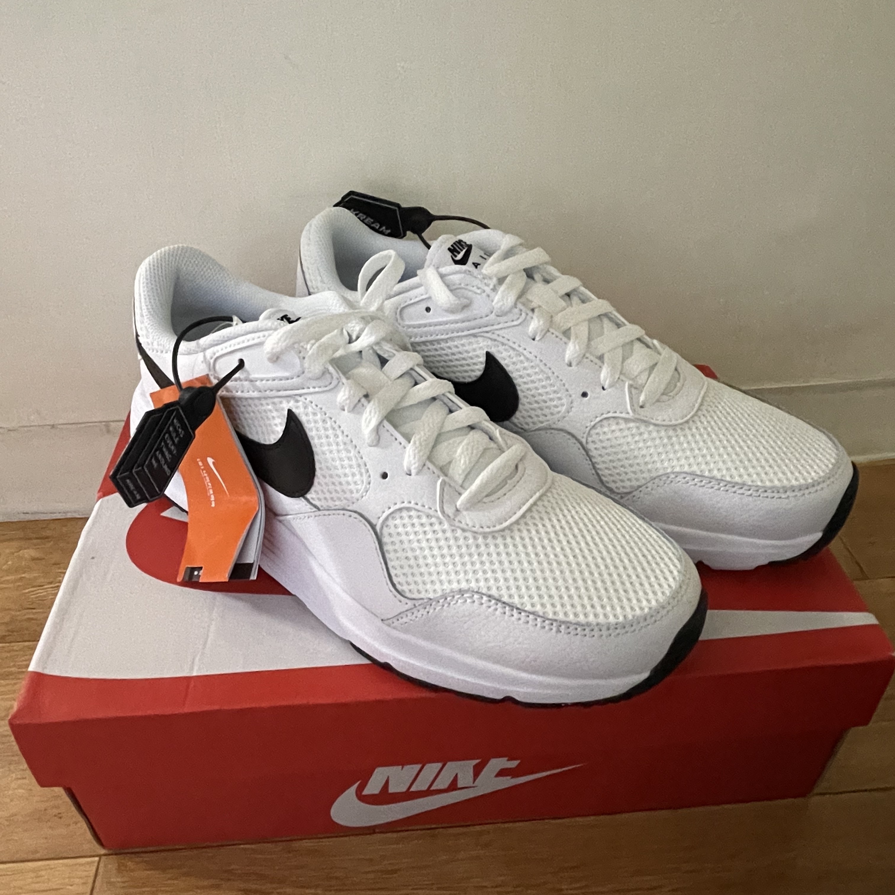 Nike Air Max SC White Black 착용 스타일 - 2