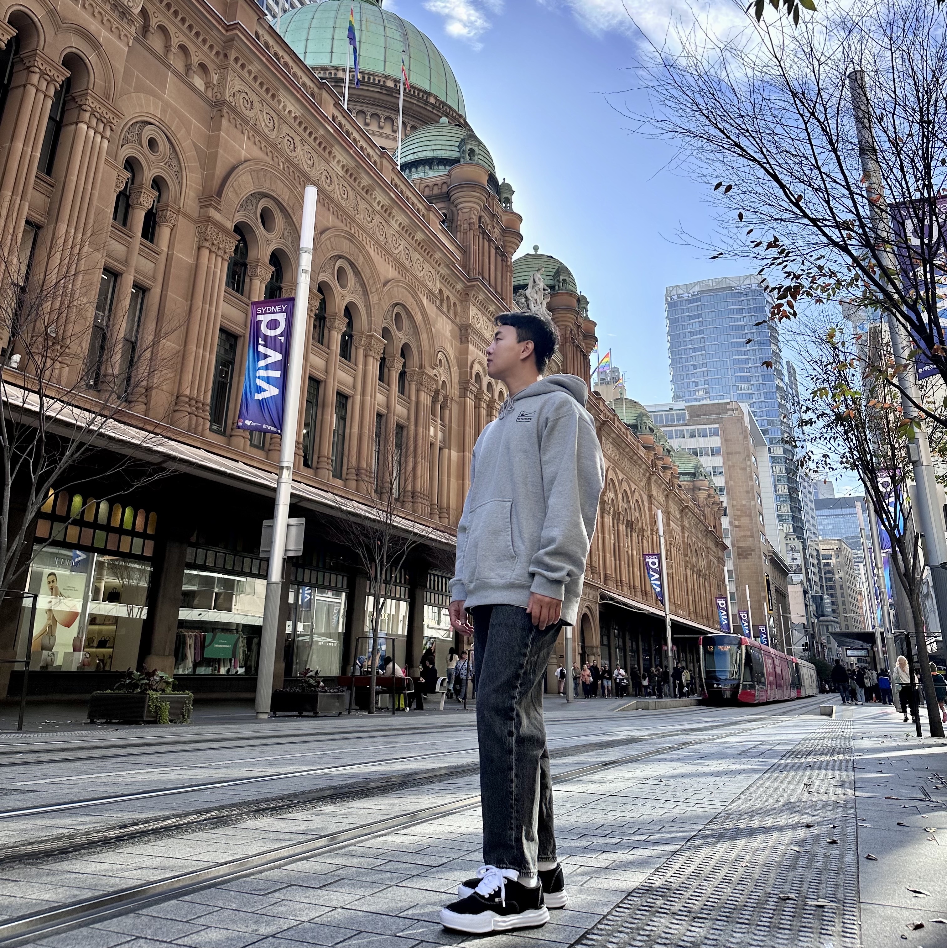 Maison Mihara Yasuhiro Baker OG Sole Canvas Low Cut Sneakers Black, Nike x Stussy NRG RA Pullover Hoodie Dark Grey Heather (DJ9488-063) 착용 스타일 - 1