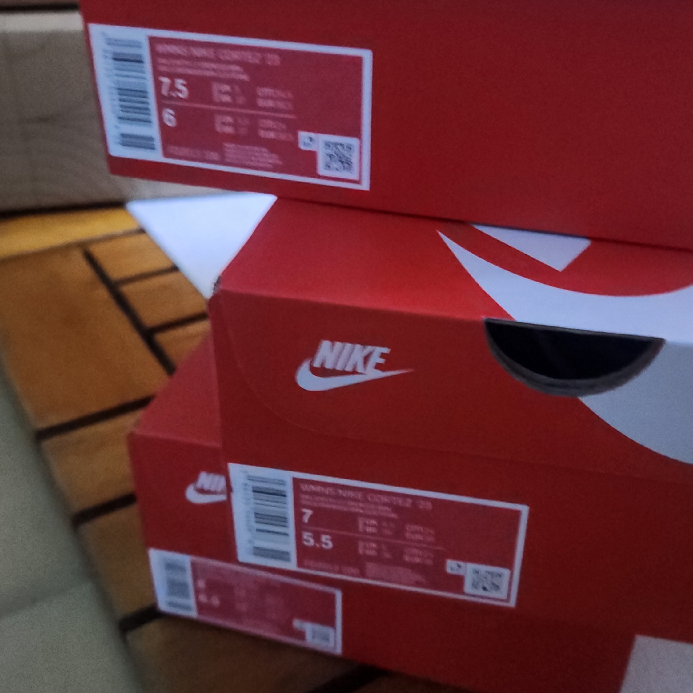 (W) Nike Cortez 23 Orewood Brown and Earth 착용 스타일 - 1