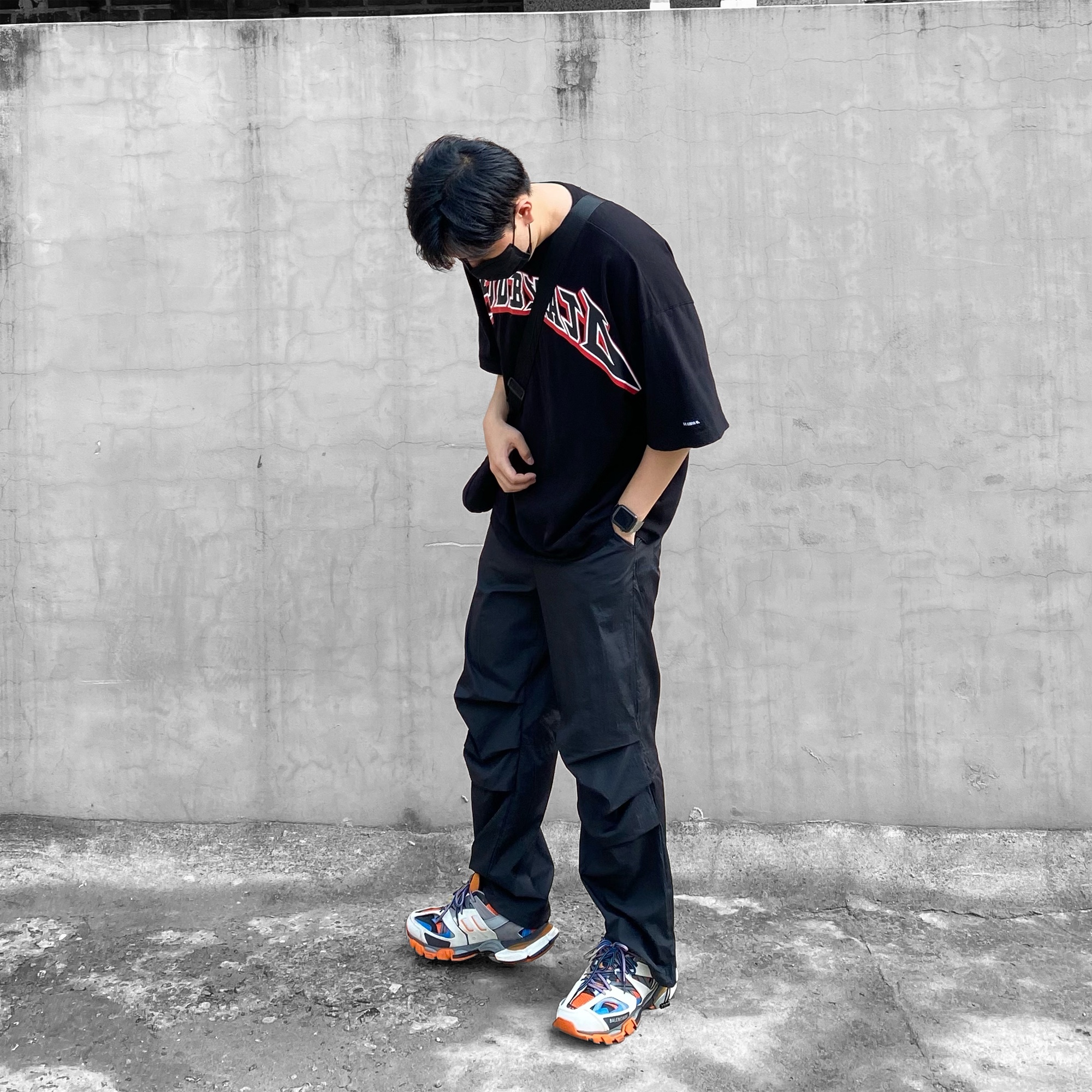Balenciaga Track Sneakers Orange Grey 착용 스타일 - 3
