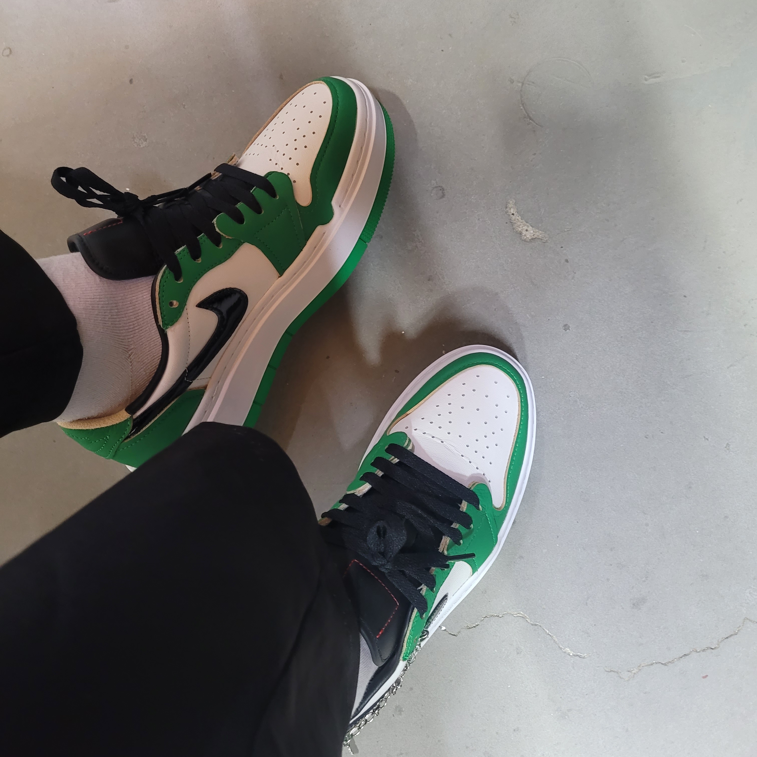 (W) Jordan 1 Elevate Low SE Lucky Green 착용 스타일