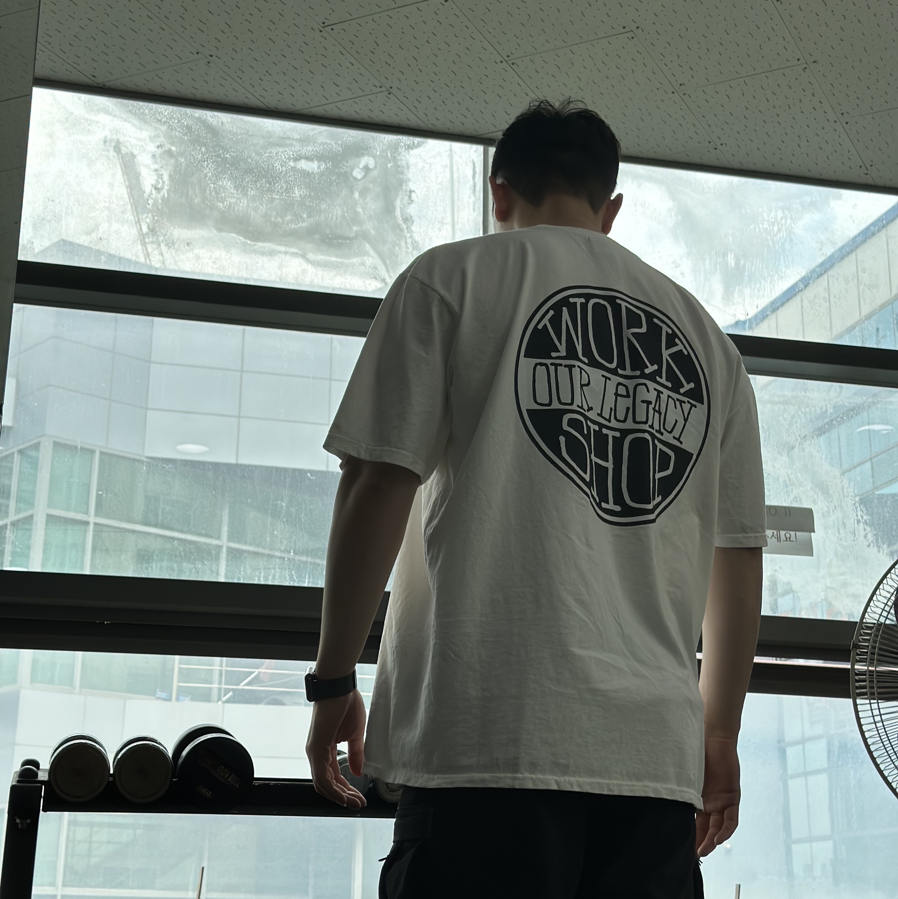 Stussy x Our Legacy Work Shop Dot Pigment Dyed T-Shirt Natural, Jordan 1 Retro High OG University Blue 착용 스타일 - 2