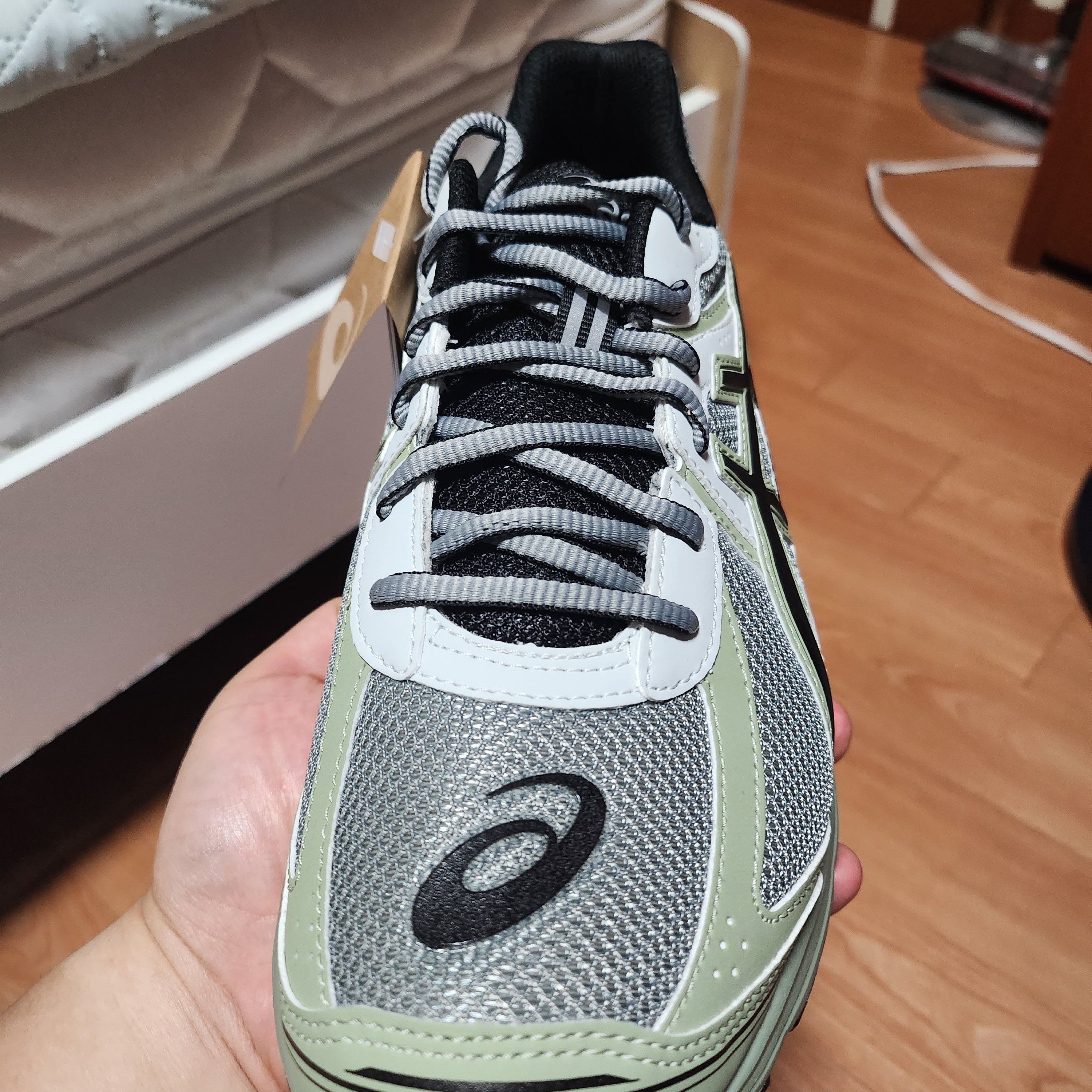 Asics Jog 100 S Sheet Rock - 2E Wide 착용 스타일 - 3