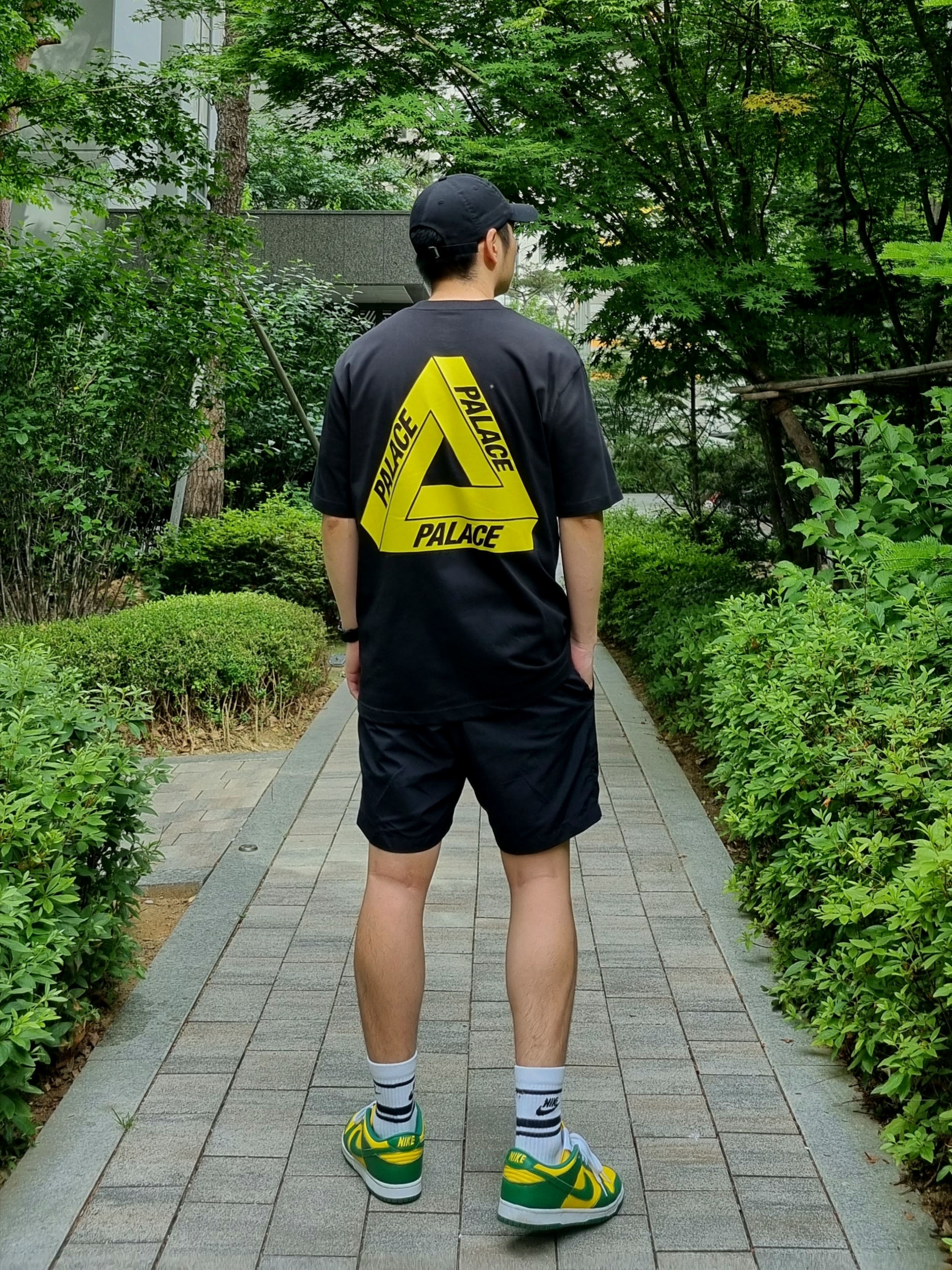 Palace Tri-To-Help T-Shirt Yellow - 20FW, Nike Dunk Low SP Brazil 2020 착용 스타일
