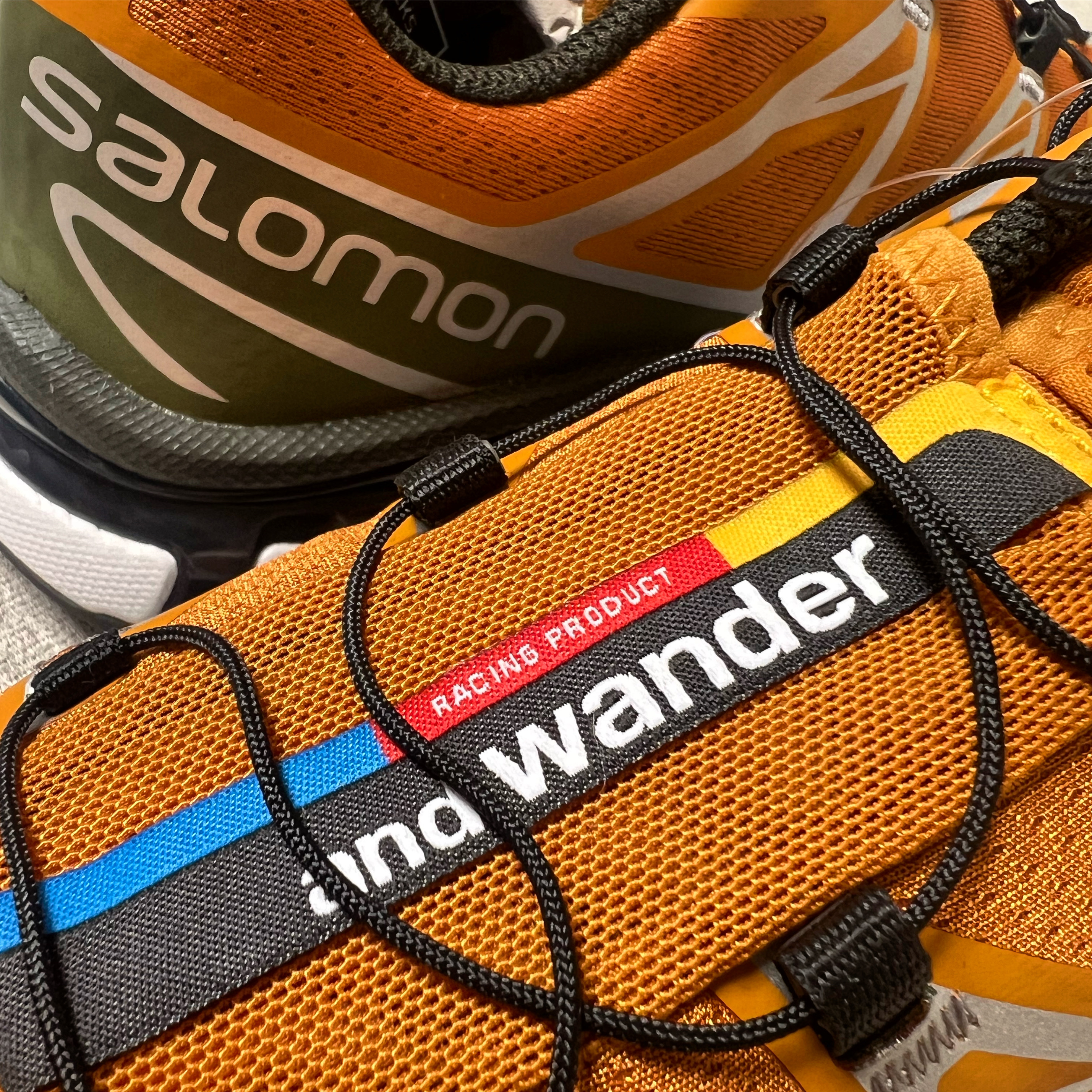 Salomon x And Wander XT-6 Golden Oak 착용 스타일 - 1