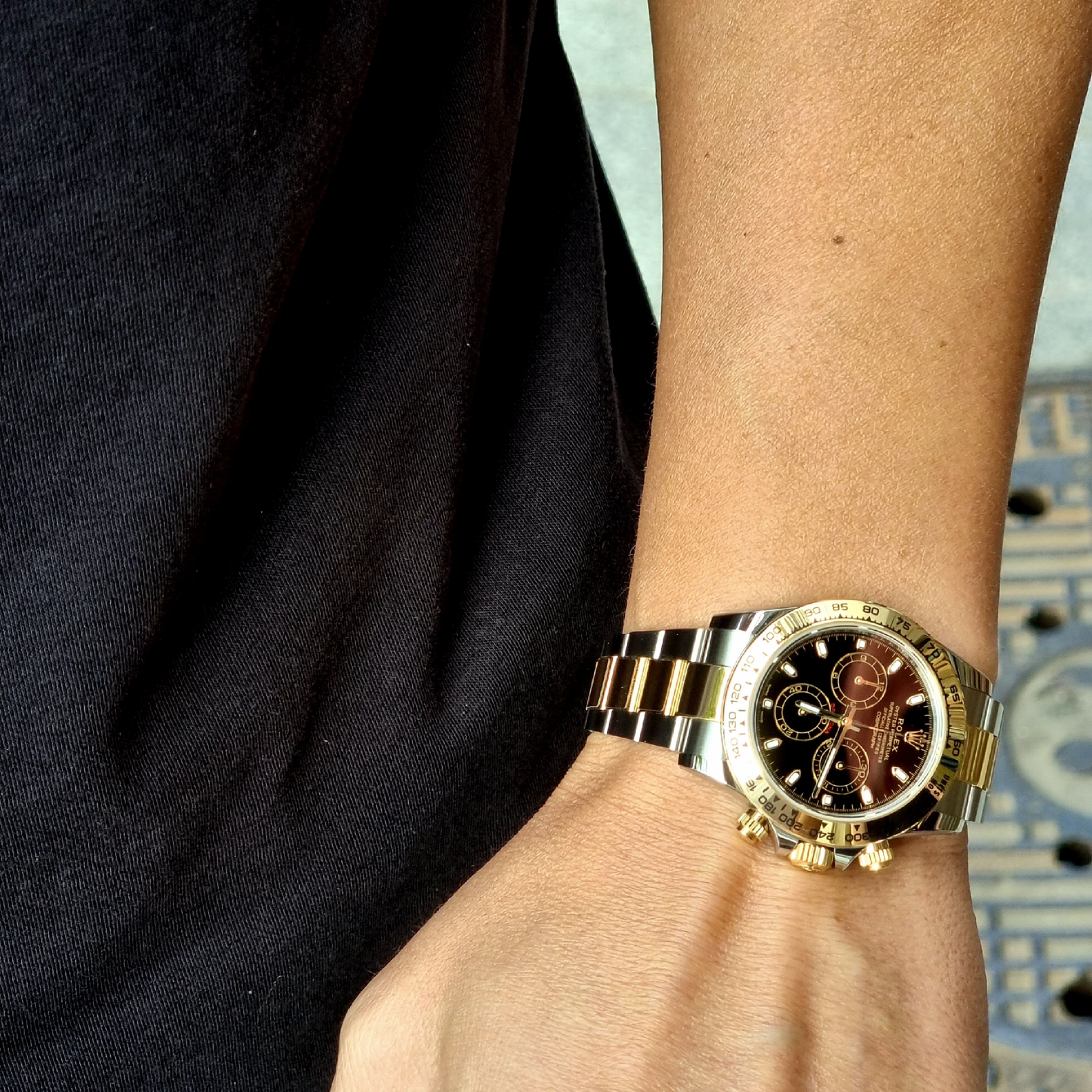 Rolex Cosmograph Daytona 40mm 116503 Black Oyster 착용 스타일 - 2