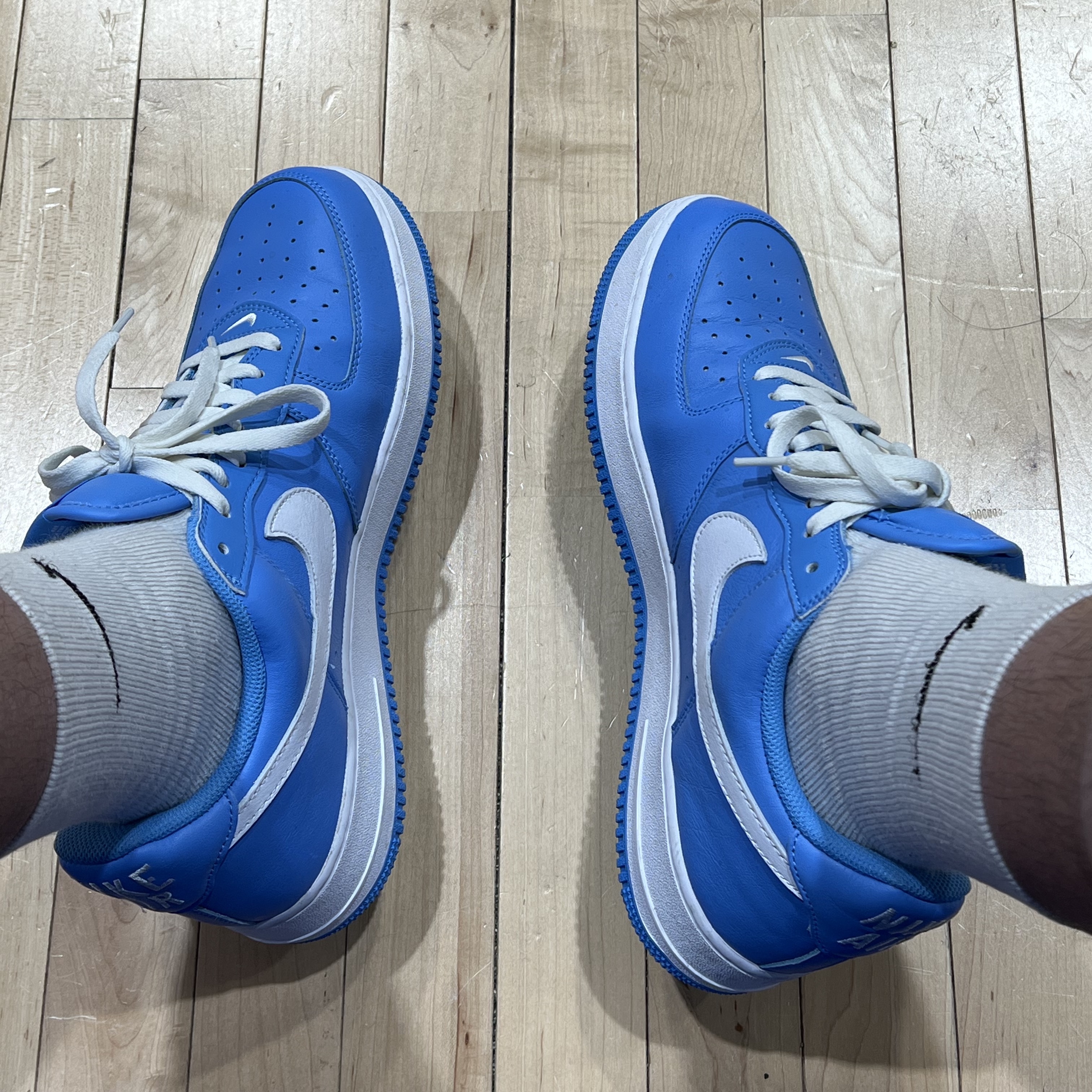 Nike Air Force 1 Low Retro Color of the Month University Blue 착용 스타일 - 2