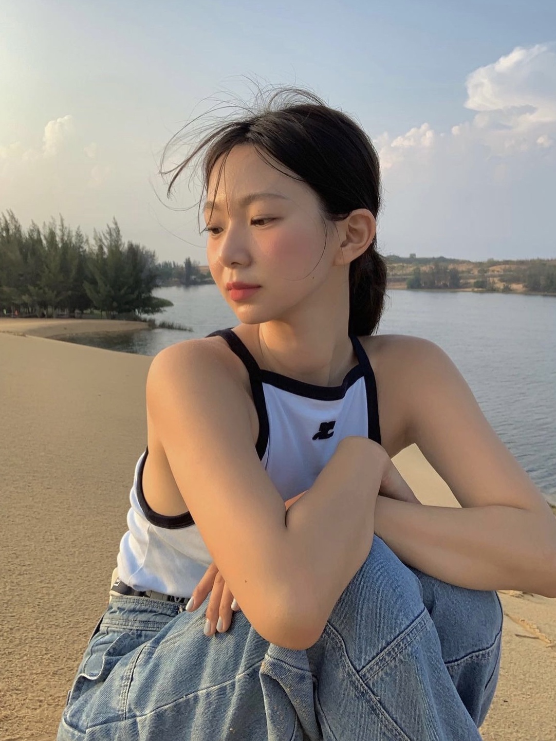 (W) Courreges Light Ribs Contrast Tank Top Heritage White Black 착용 스타일