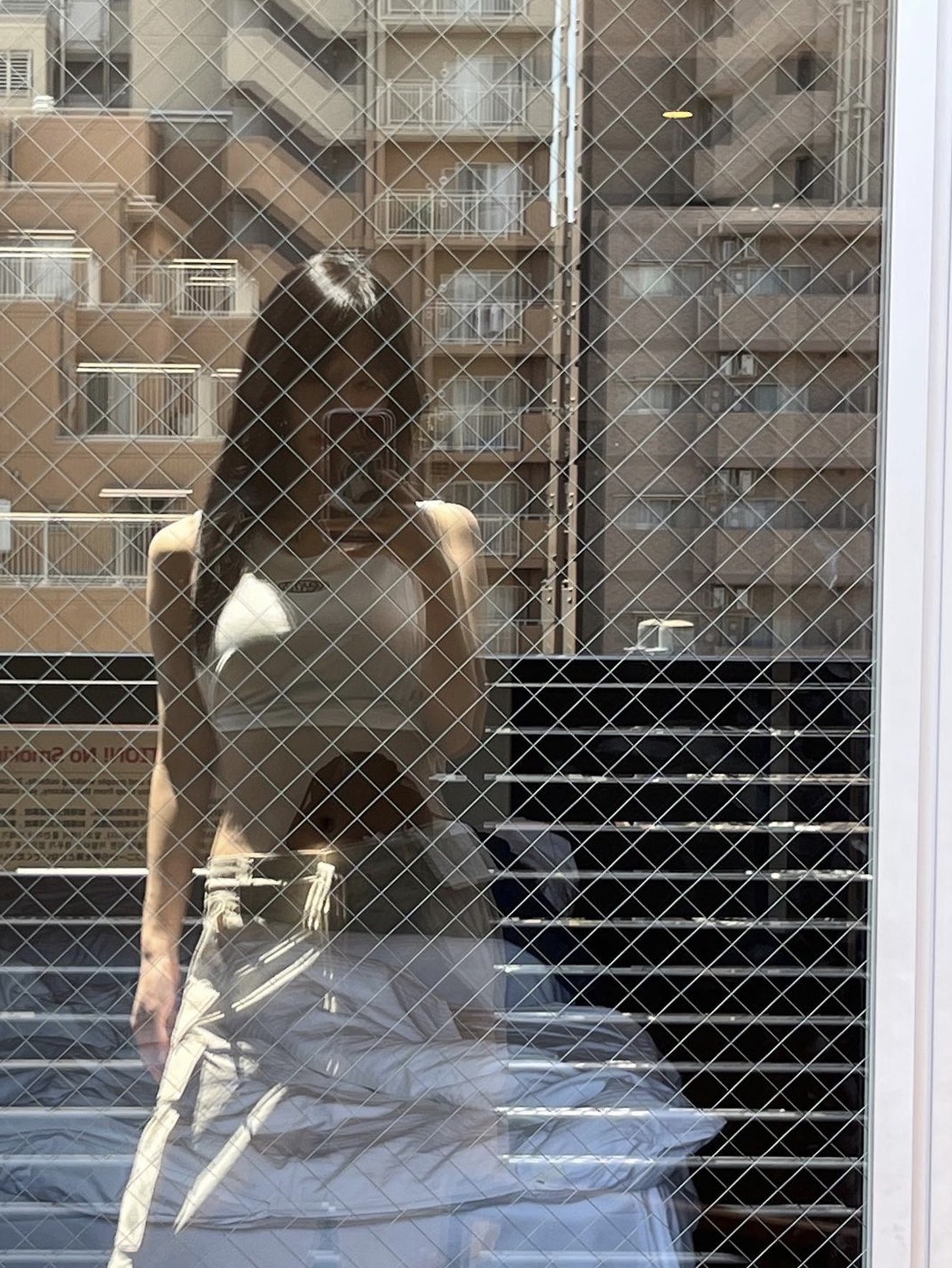 [KREAM 단독] s/e/o Women Crop Tank Top Ivory 착용 스타일 - 2