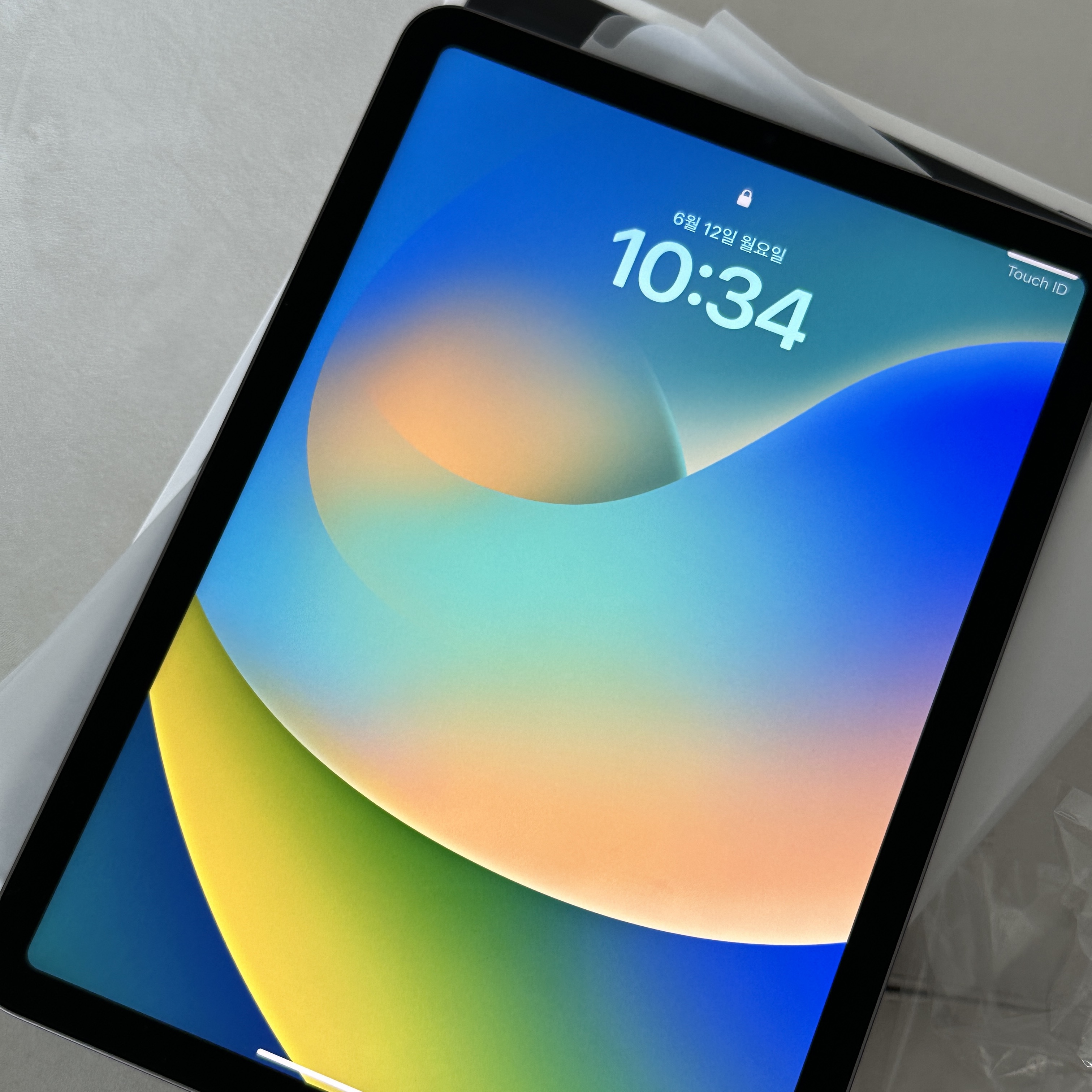 Apple iPad Air 5th Gen Wifi 64GB Space Gray (Korean Ver.) 착용 스타일