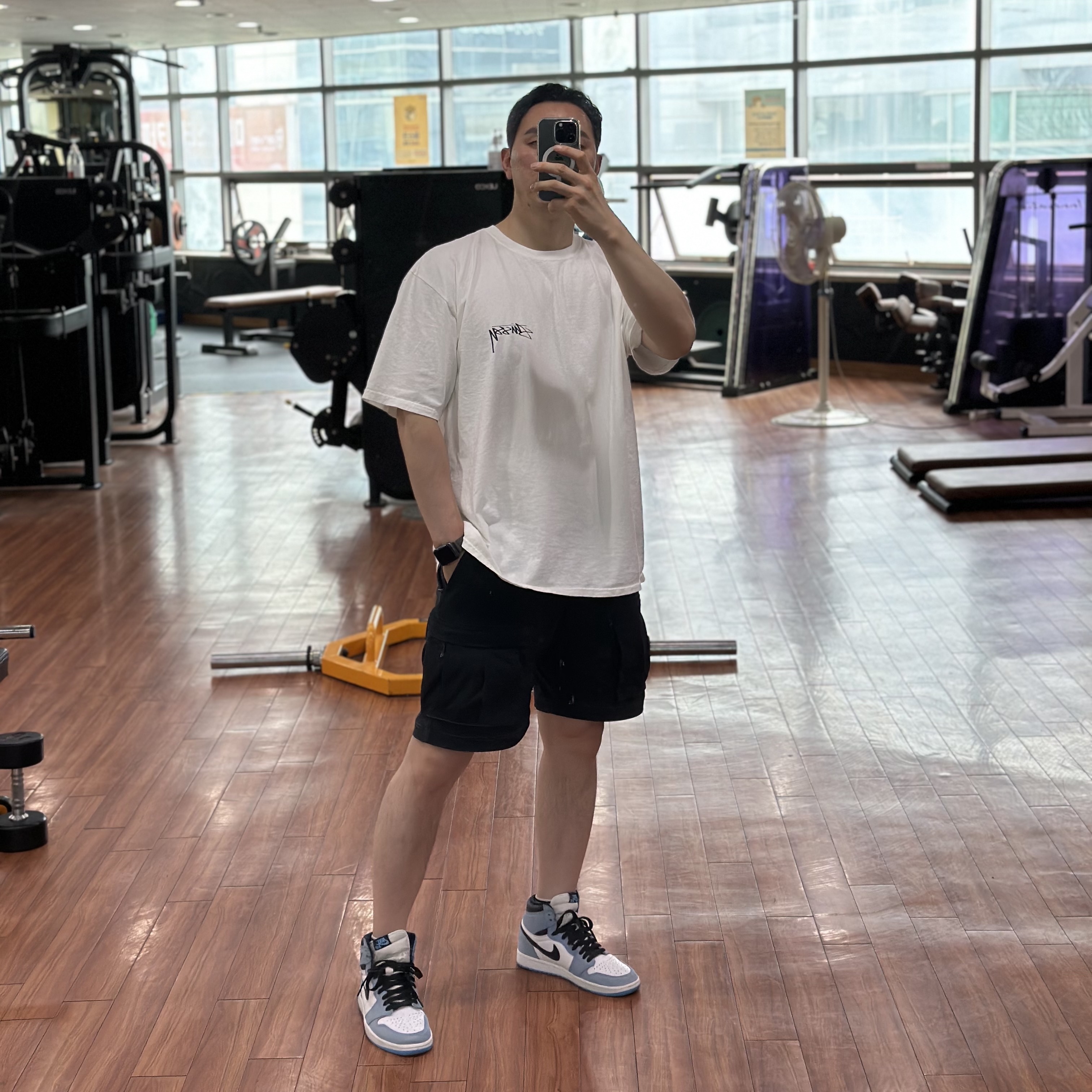 Stussy x Our Legacy Work Shop Dot Pigment Dyed T-Shirt Natural, Jordan 1 Retro High OG University Blue 착용 스타일 - 1