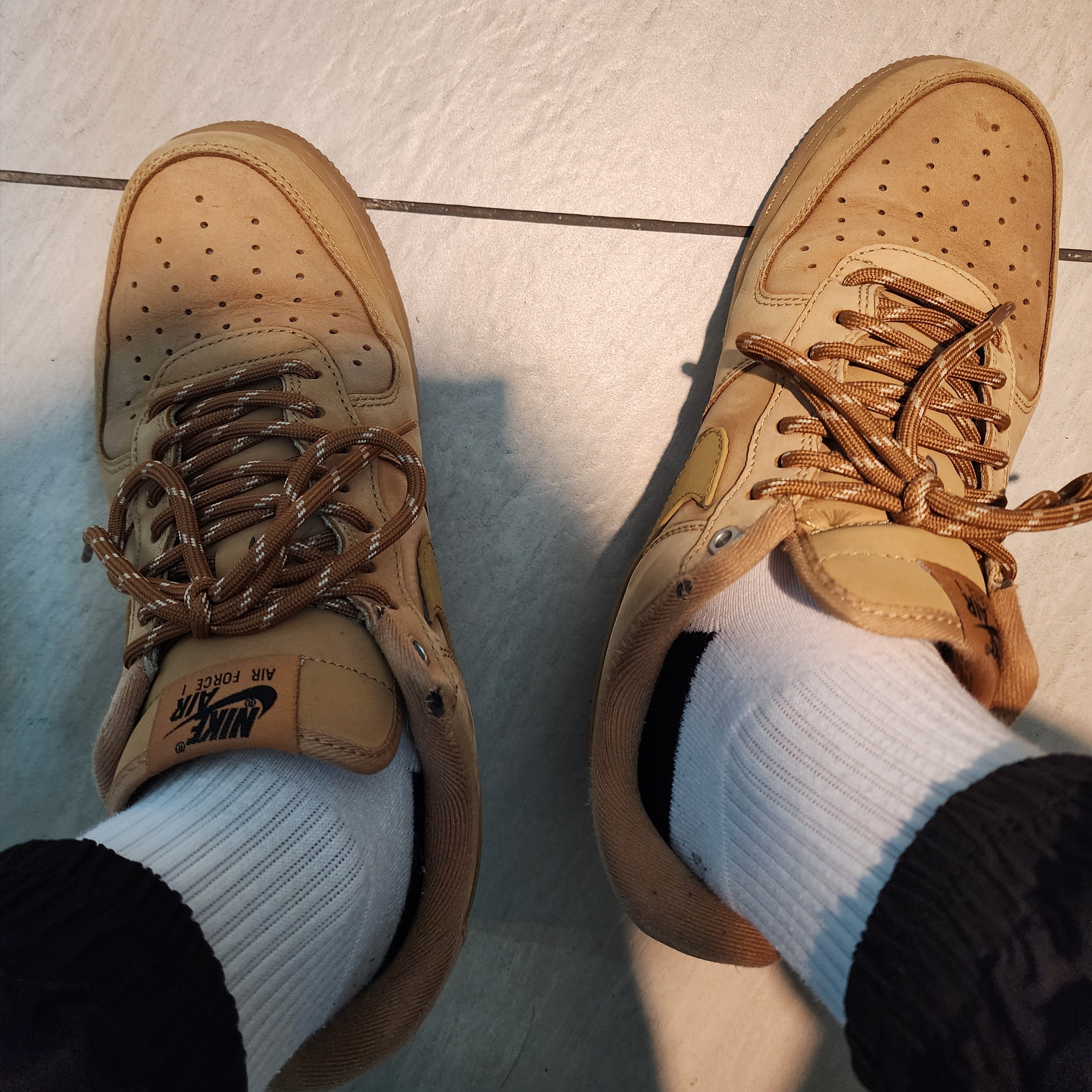 Nike Air Force 1 '07 WB Flax 착용 스타일