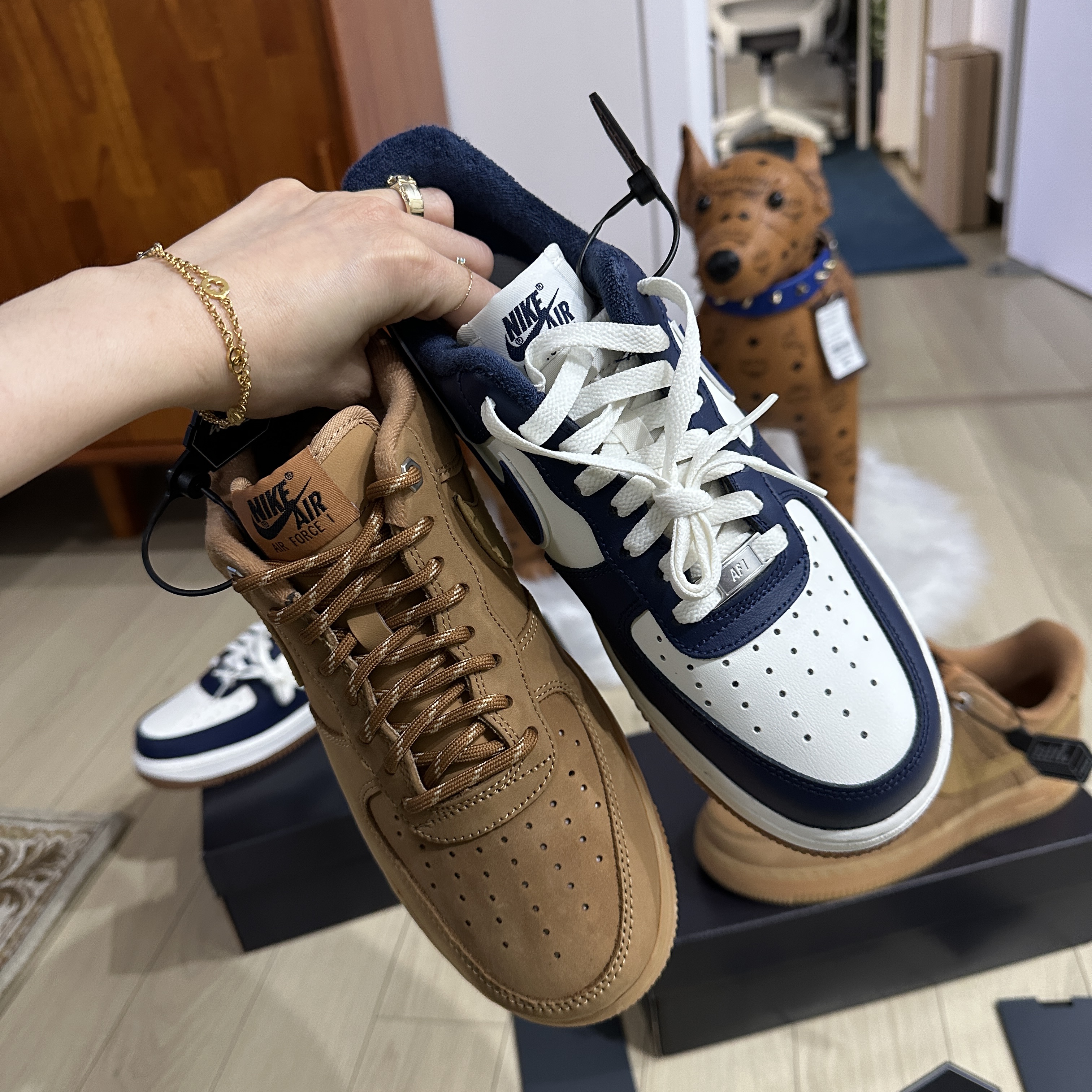 Nike Air Force 1 '07 LV8 Midnight Navy, Nike Air Force 1 '07 WB Flax 착용 스타일 - 2