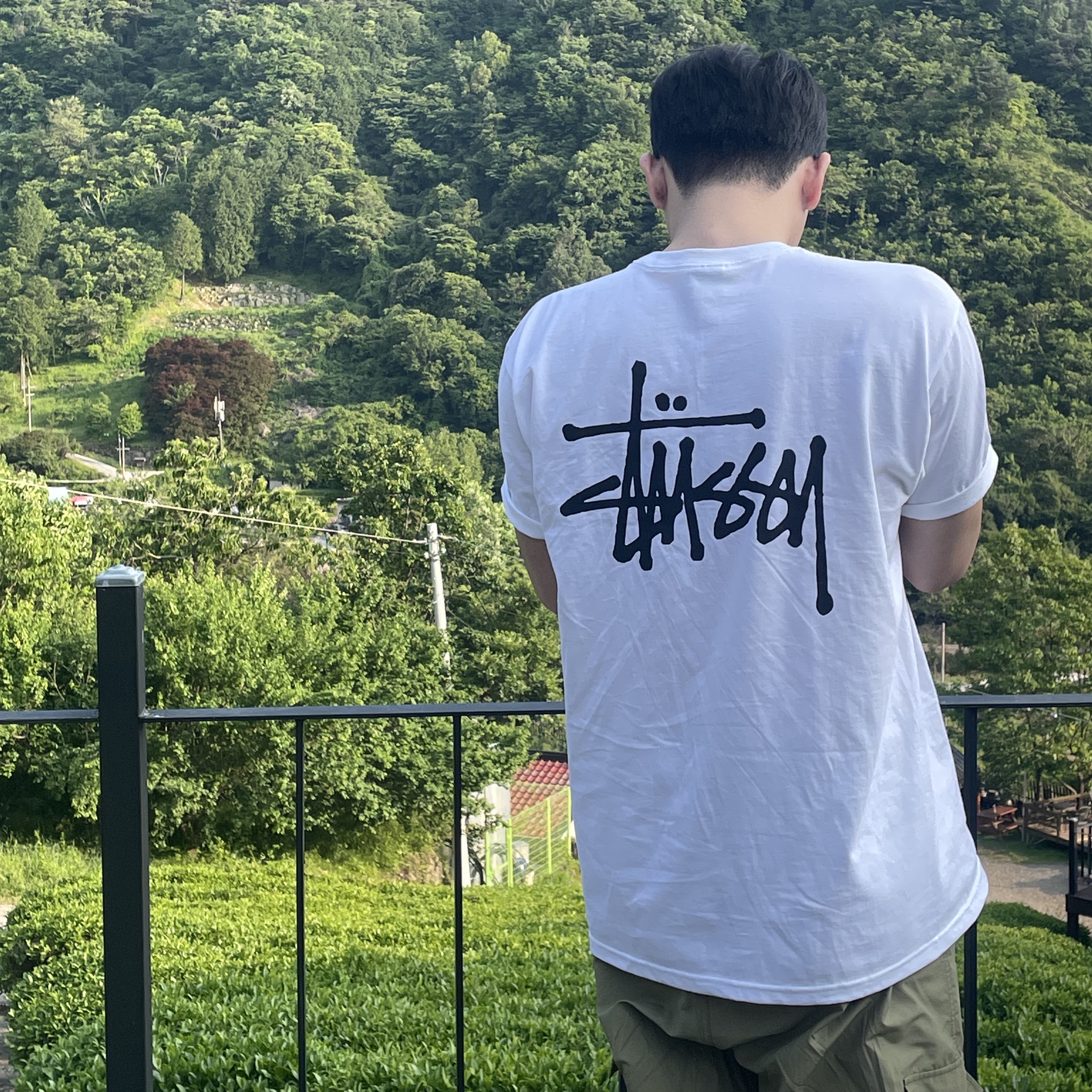 Stussy Basic Stussy T-Shirt White 2023 착용 스타일 - 3