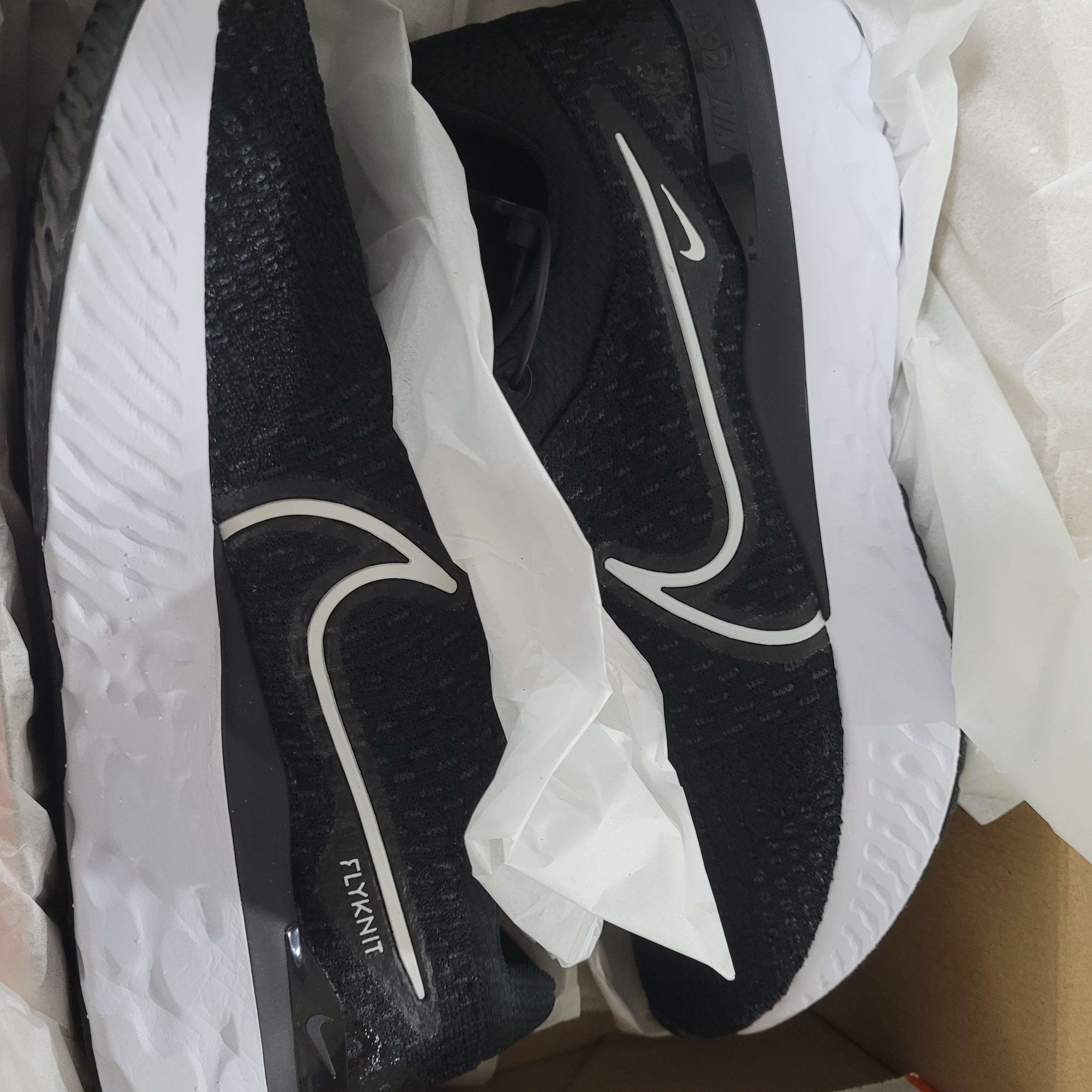 Nike React Infinity Run Flyknit 3 Black White 착용 스타일 - 1
