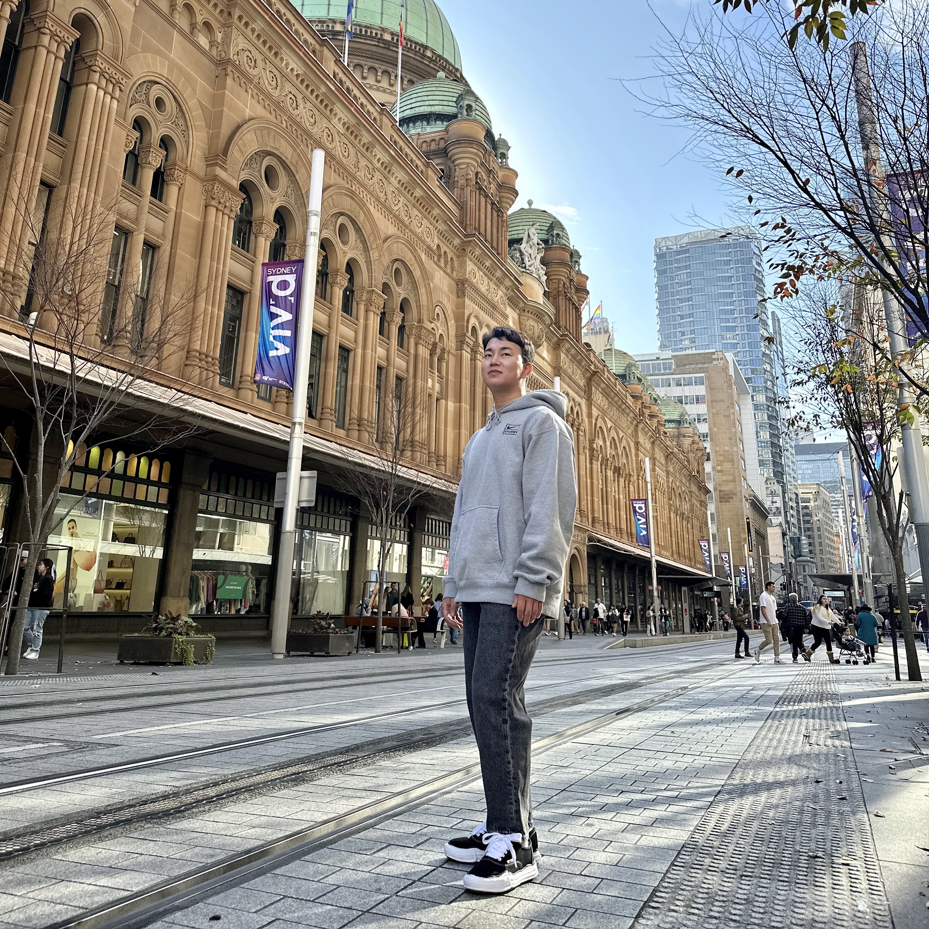 Maison Mihara Yasuhiro Baker OG Sole Canvas Low Cut Sneakers Black, Nike x Stussy NRG RA Pullover Hoodie Dark Grey Heather (DJ9488-063) 착용 스타일 - 2