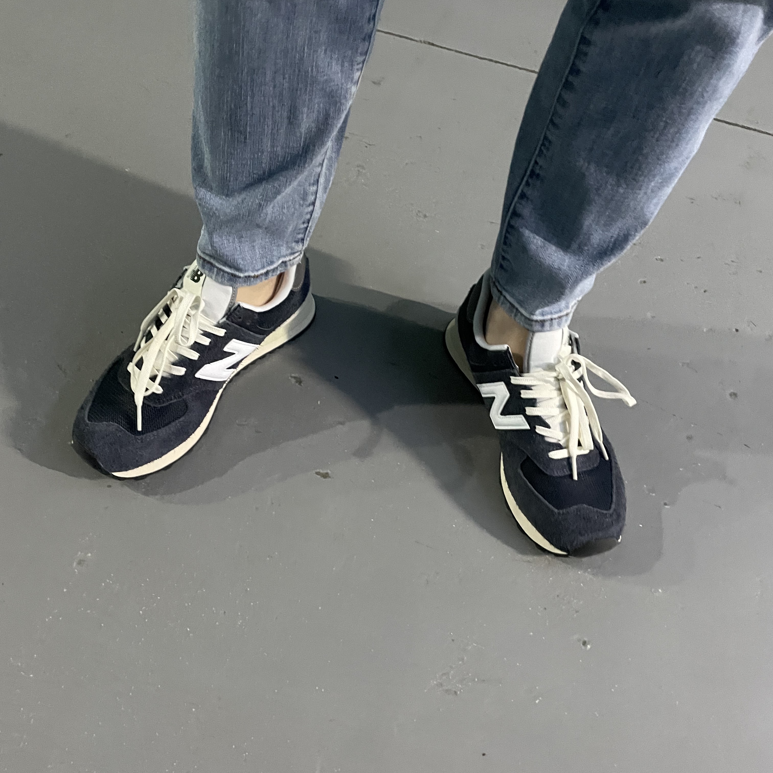 New Balance 574 Heritage Navy 착용 스타일