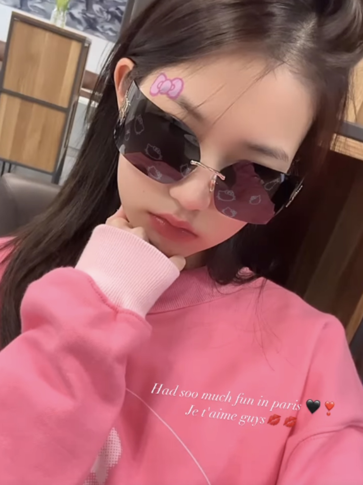 (W) Miu Miu Runway Sunglasses Slate Grey Lenses Gold Metal 착용 스타일