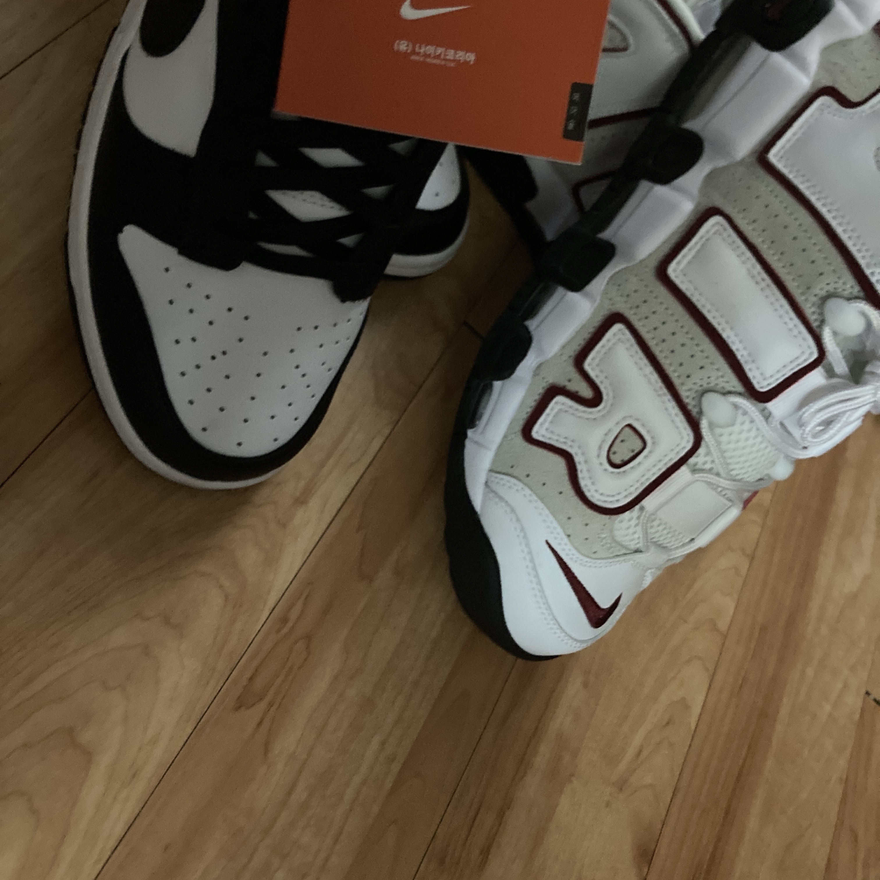Nike Air More Uptempo 96 White Team Red, Nike Dunk Low Retro Black 착용 스타일