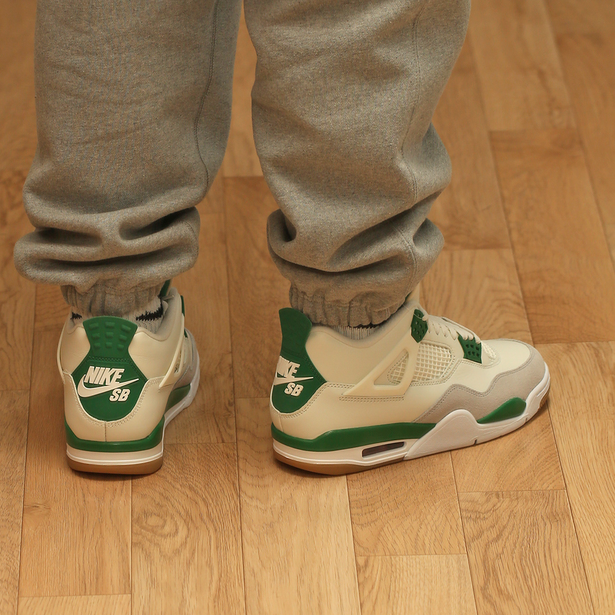 Jordan 4 x Nike SB Retro SP Pine Green 착용 스타일 - 3