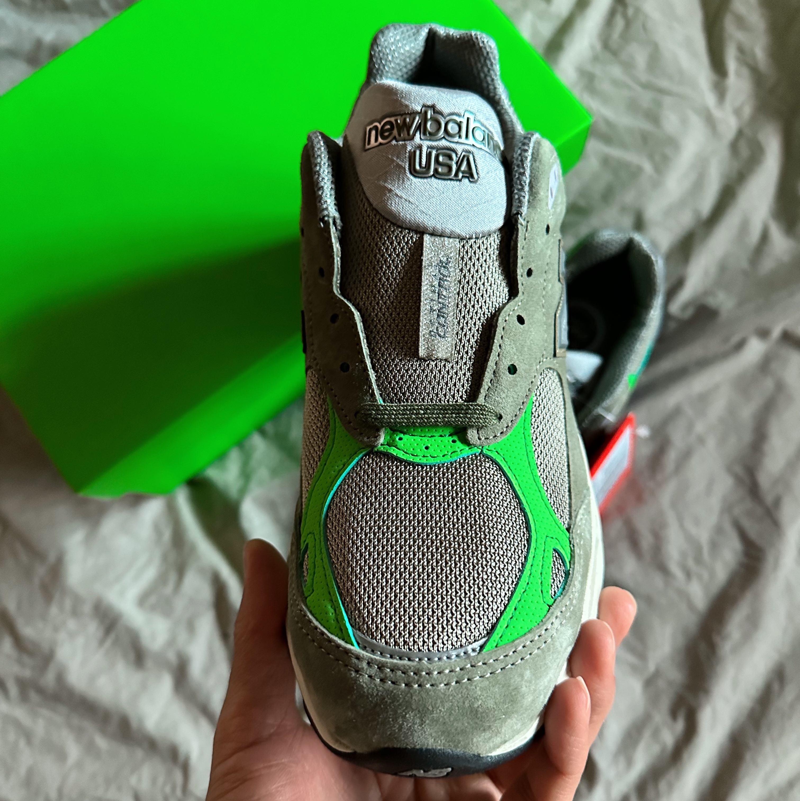 New Balance x Patta 990v3 Made in USA Olive 착용 스타일 - 3