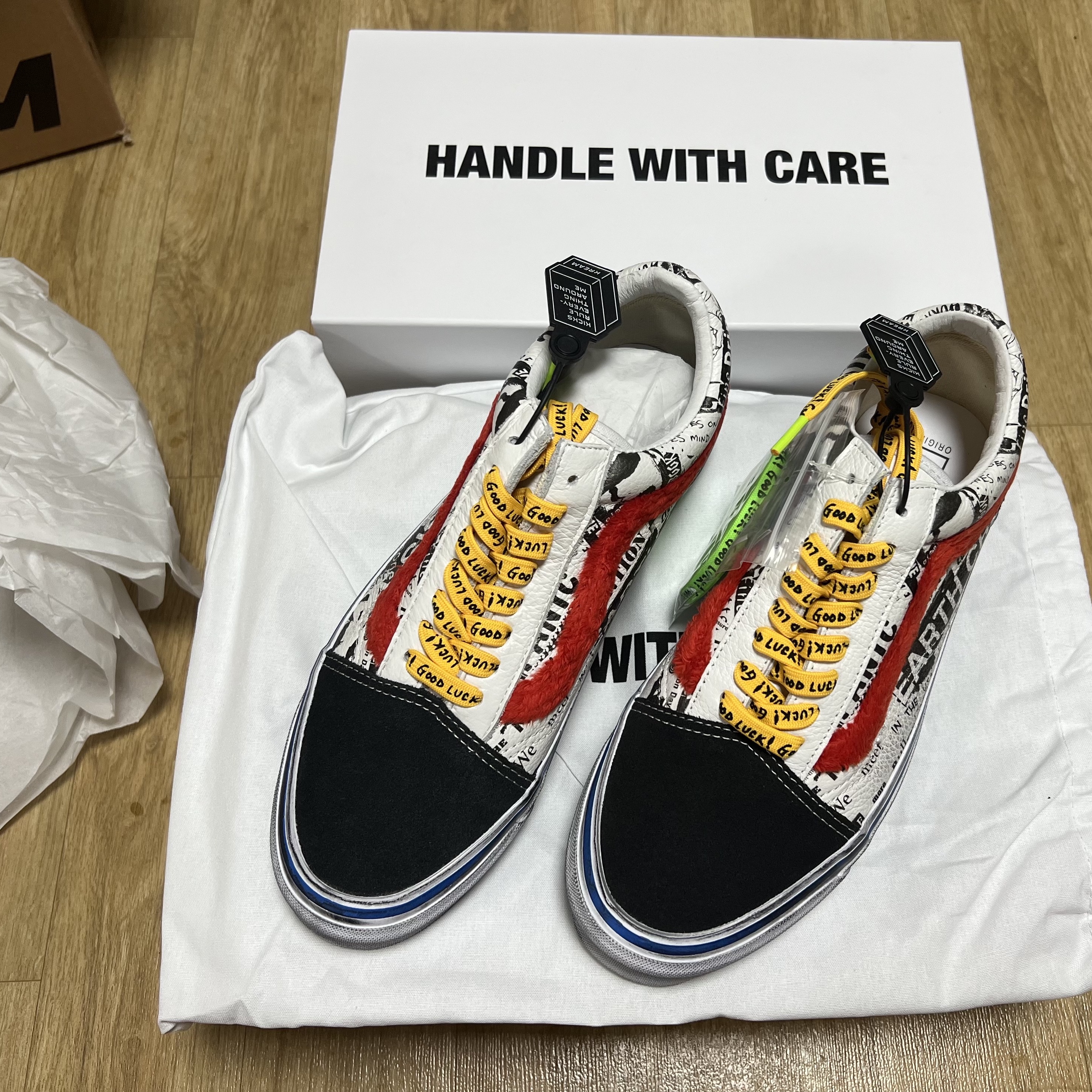 Vans Vault x Gallery Dept. OG Old Skool LX 착용 스타일