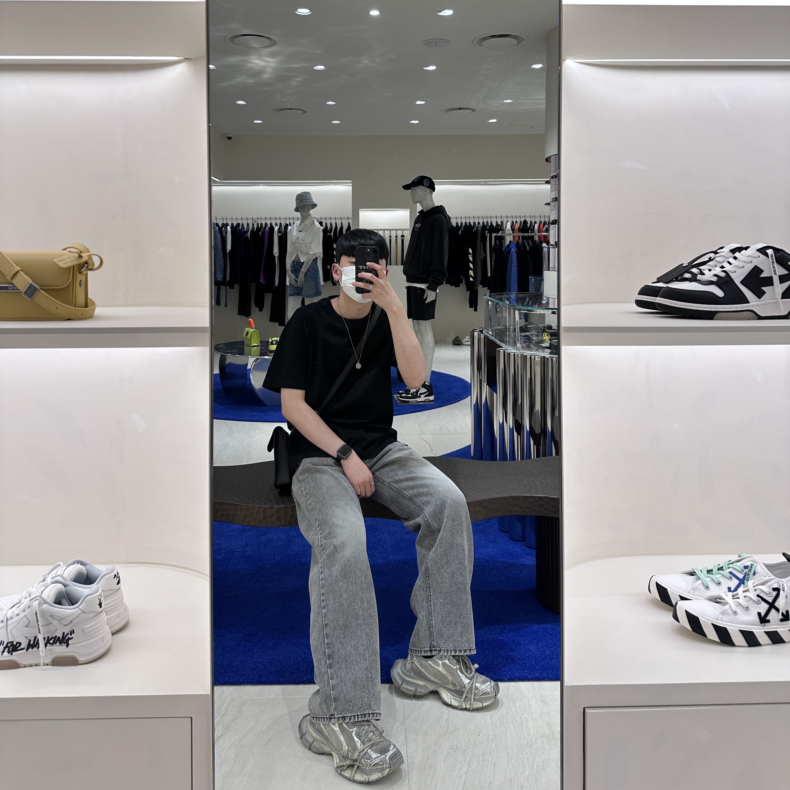 (W) Balenciaga 3XL Sneakers Light Beige, Wooyoungmi Flower Print Back Logo T-Shirt Black - 23FW 착용 스타일 - 1