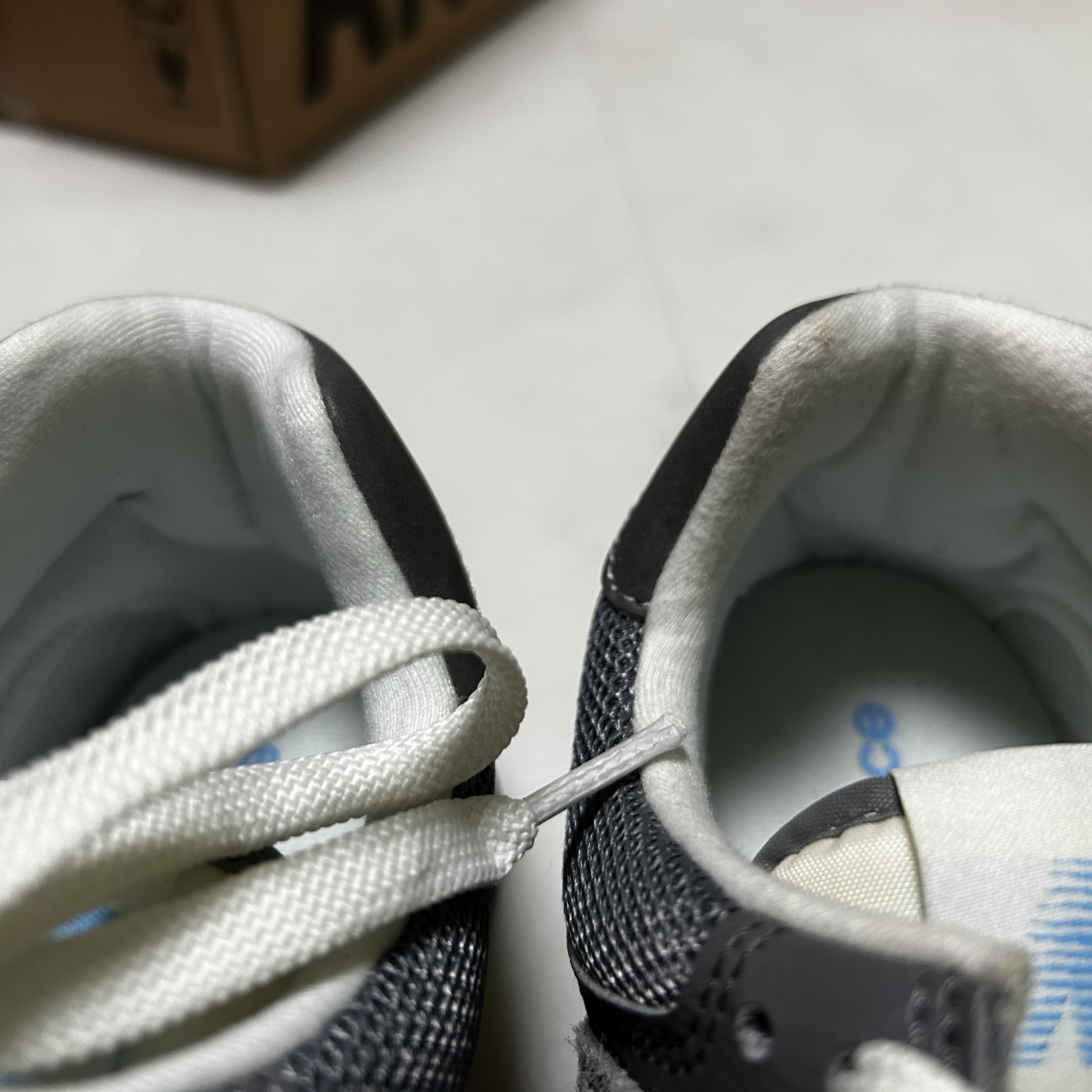 New Balance 574 Heritage Gray 착용 스타일 - 3