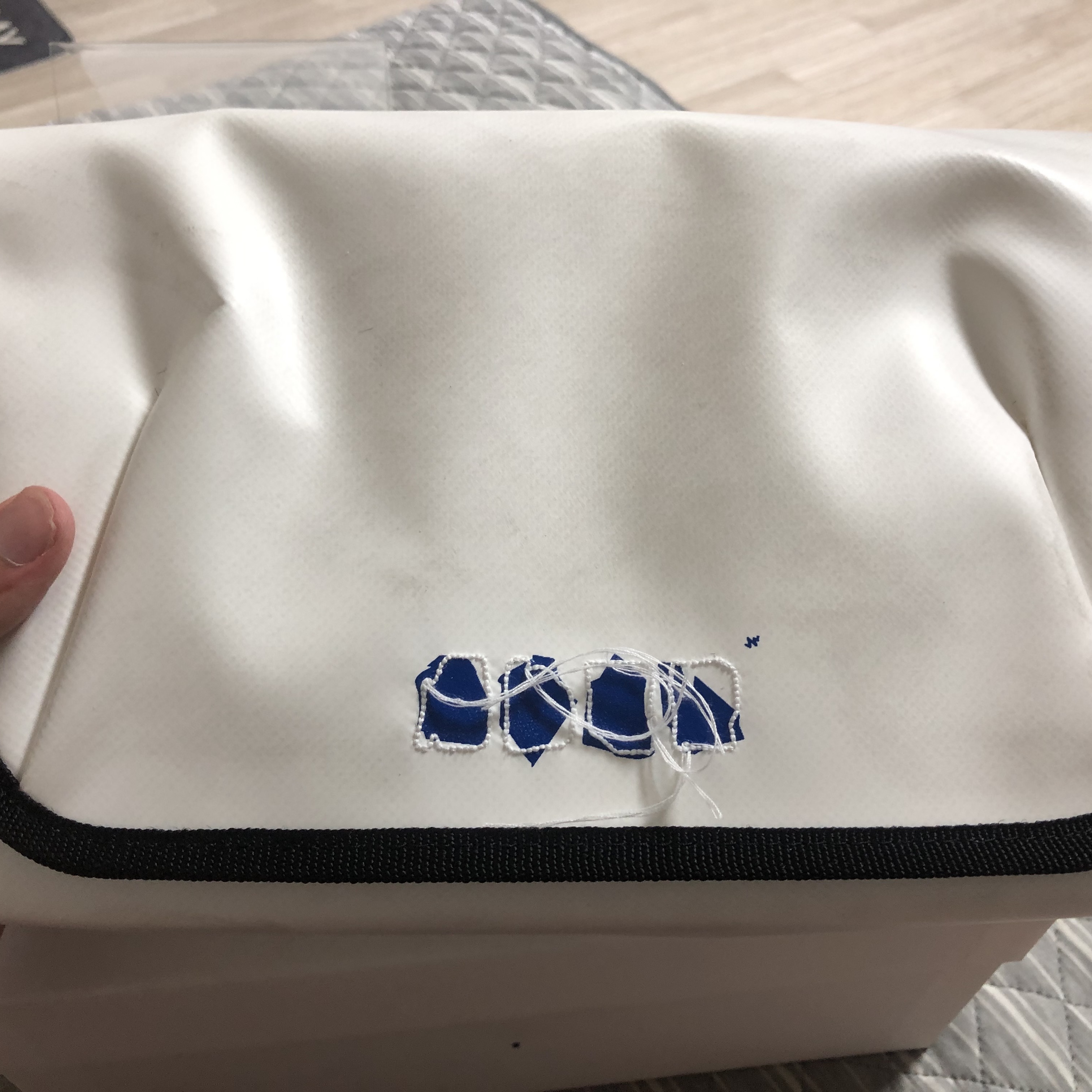 Ader Error Trace Admore Crossbody Bag White 착용 스타일
