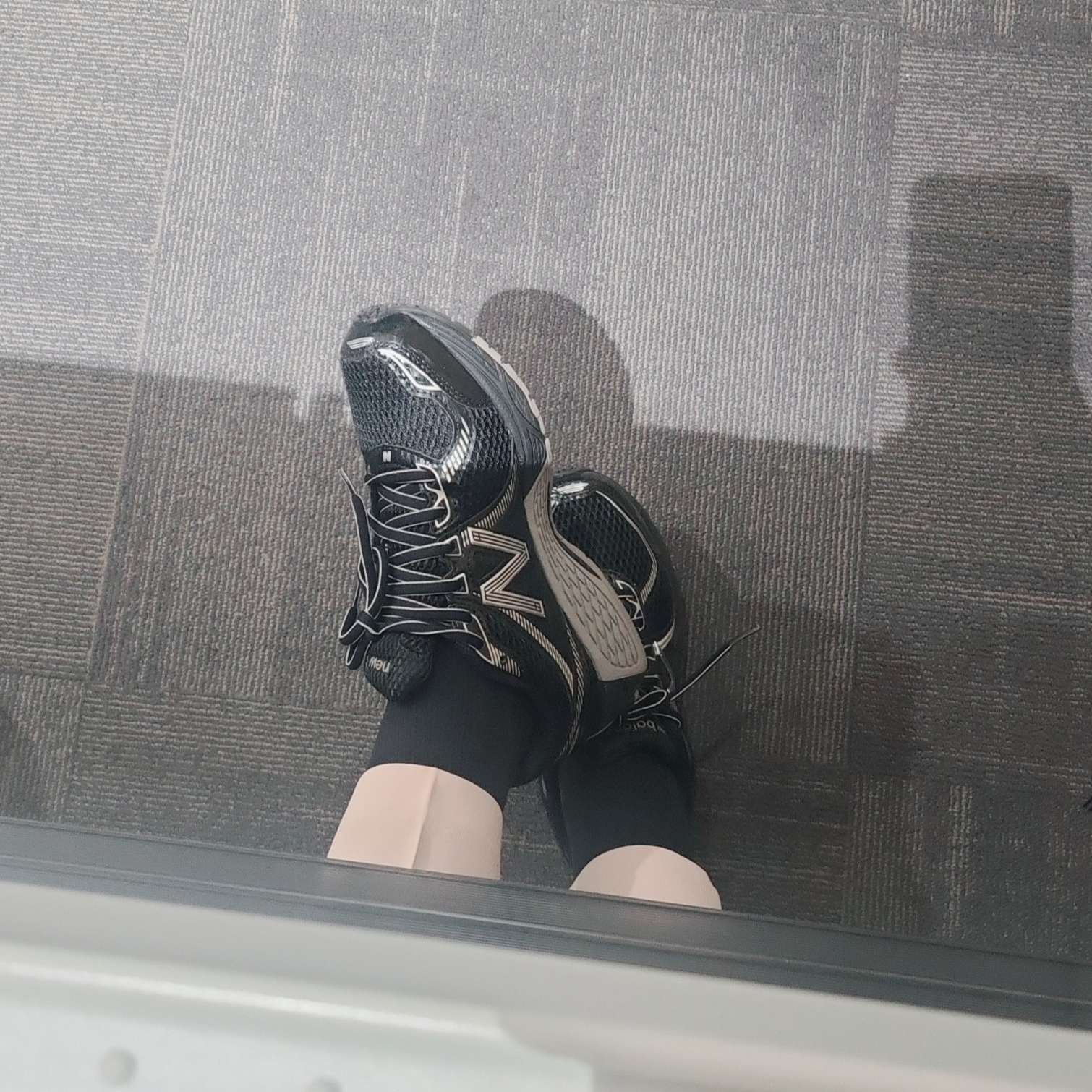 New Balance 860v2 Black Grey 착용 스타일