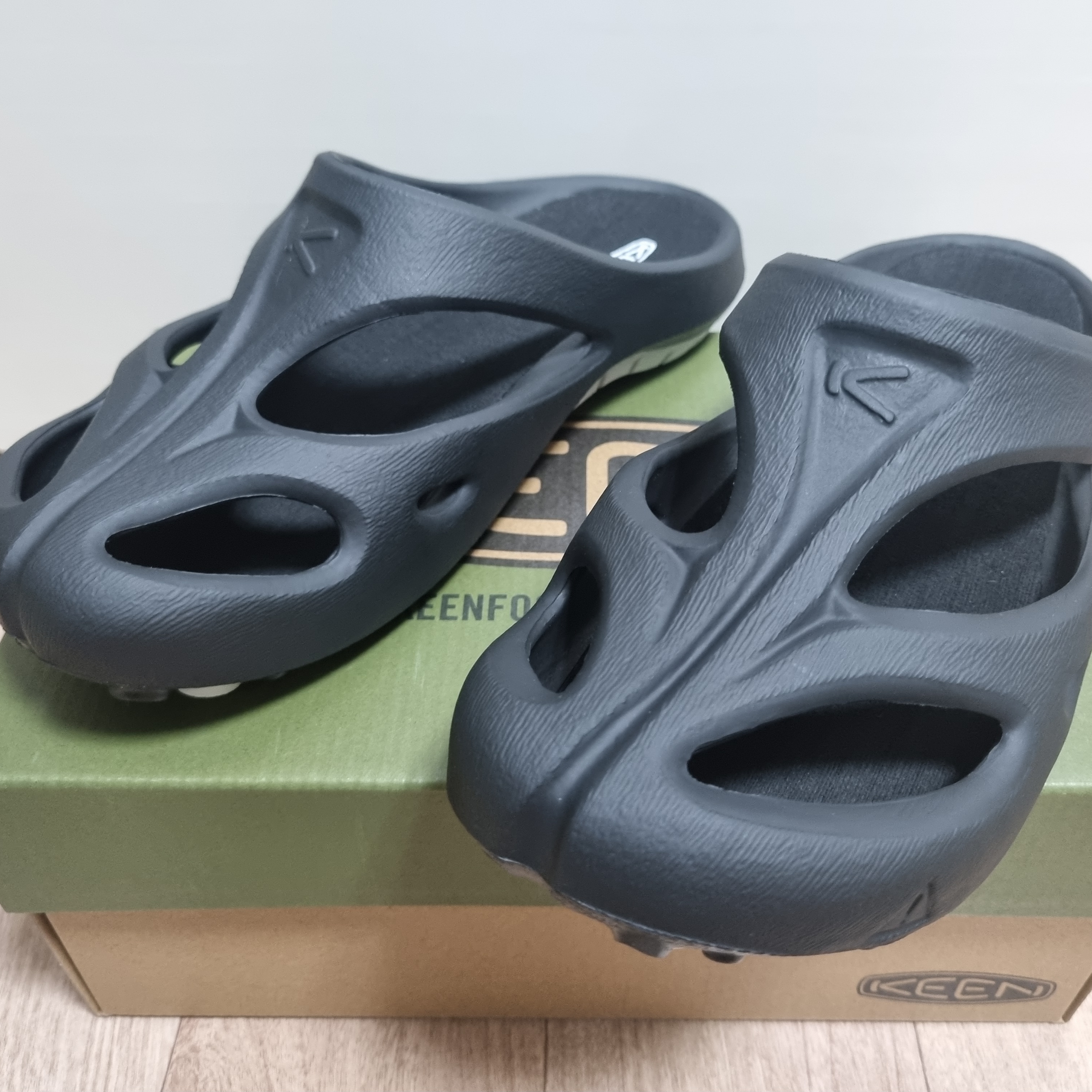 Keen Shanti Black Dawn Blue 착용 스타일