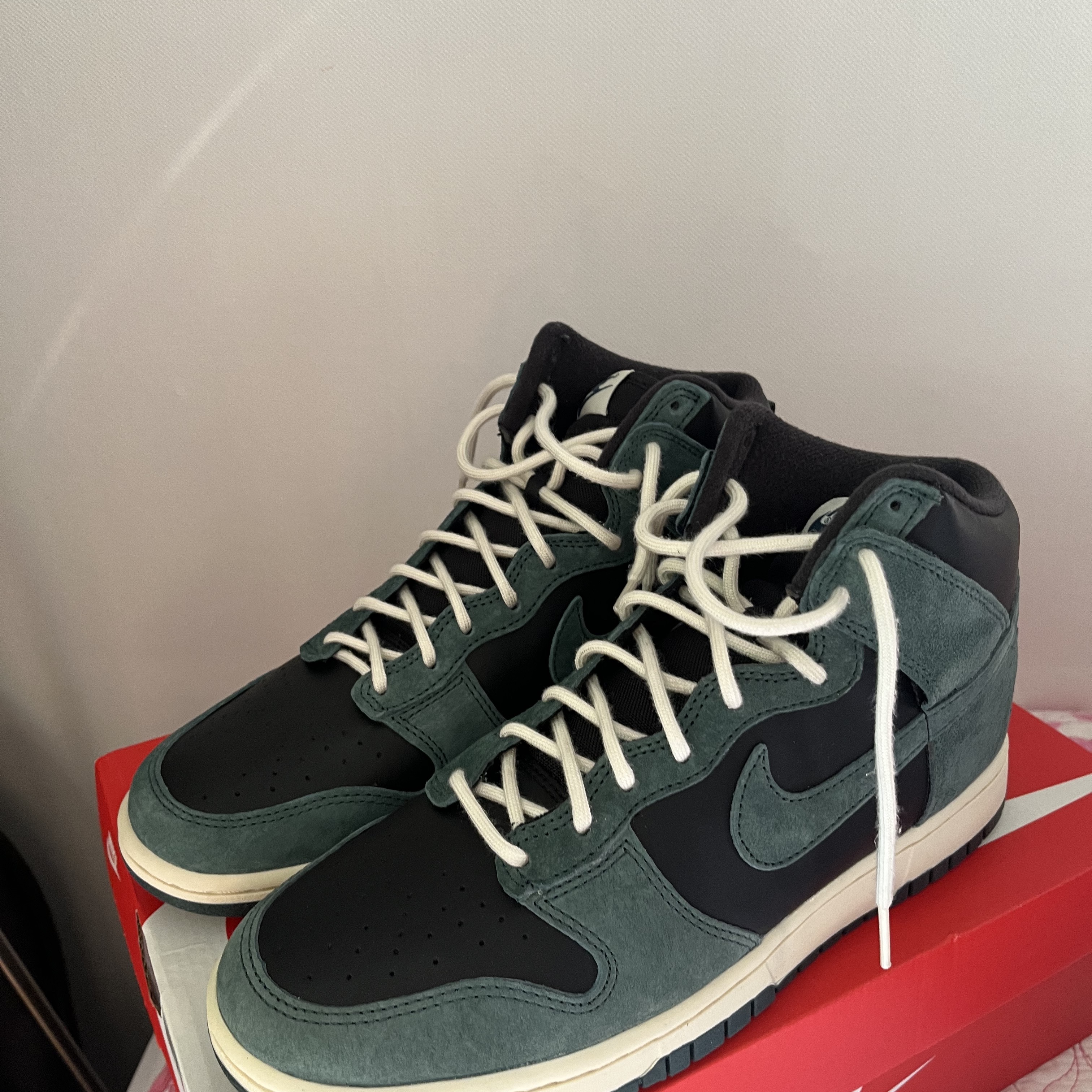 Nike Dunk High Retro PRM Faded Spruce 착용 스타일