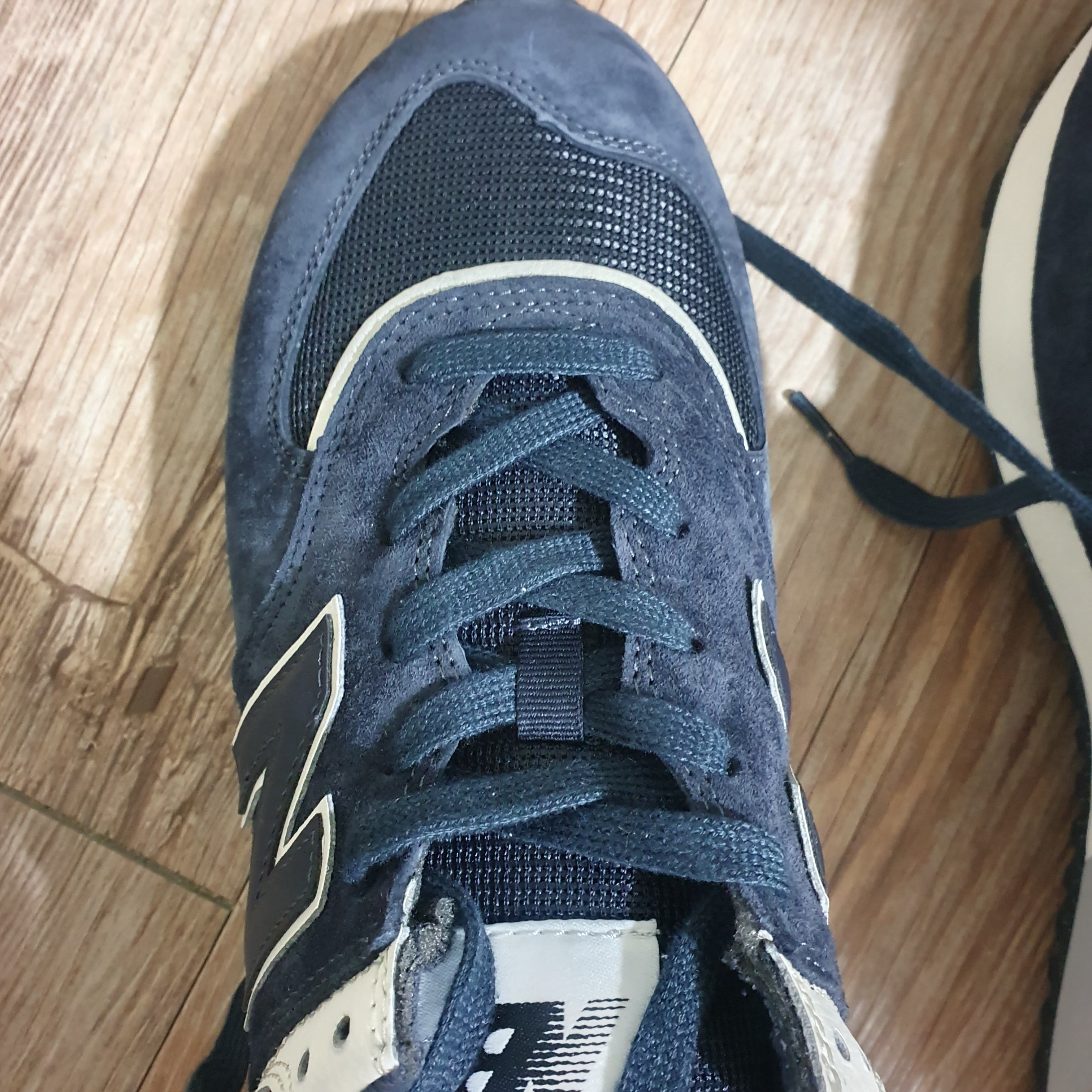 New Balance 574 Legacy Blue Navy 착용 스타일 - 2