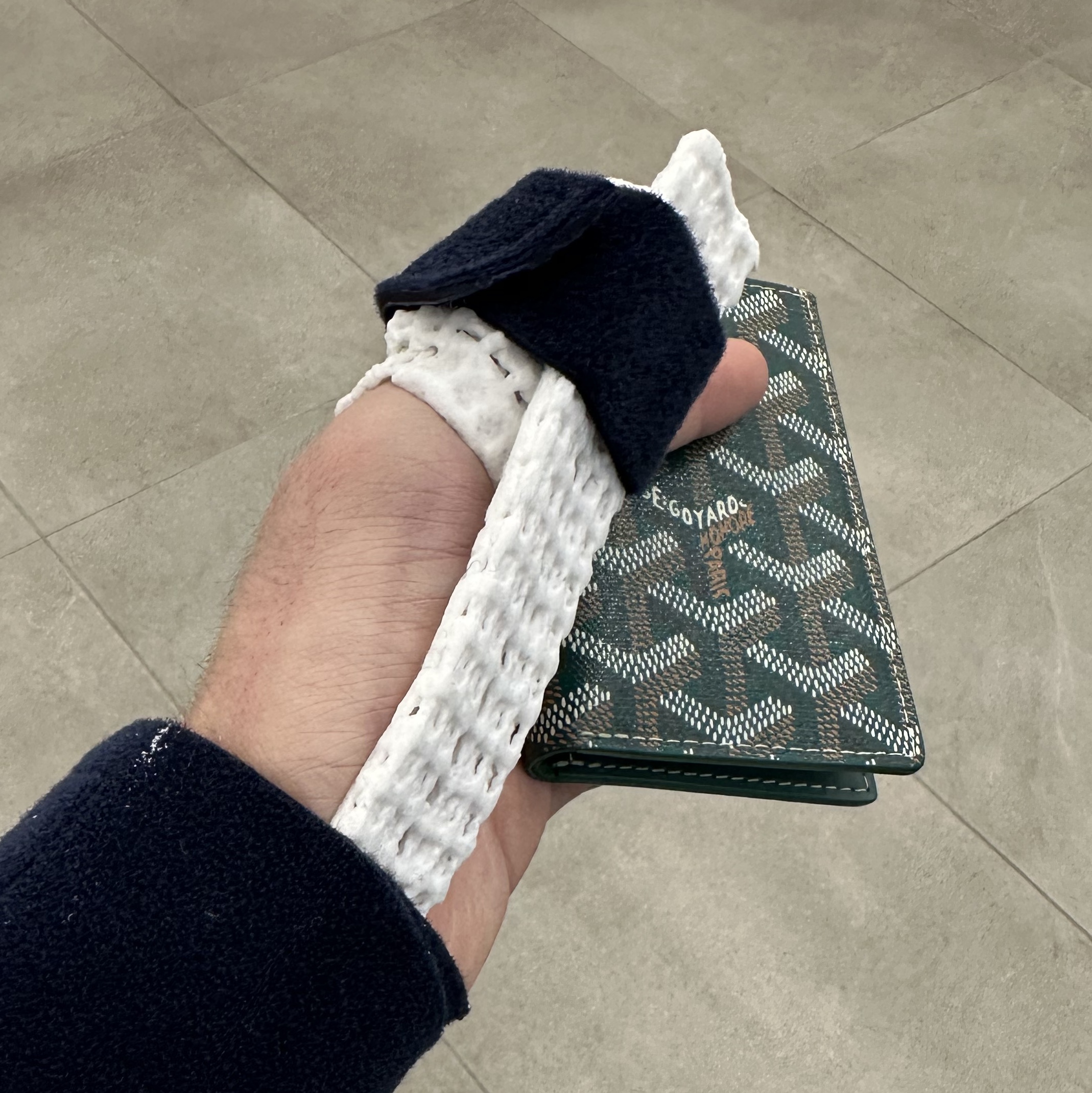 Goyard Saint Pierre Card Holder Green 착용 스타일